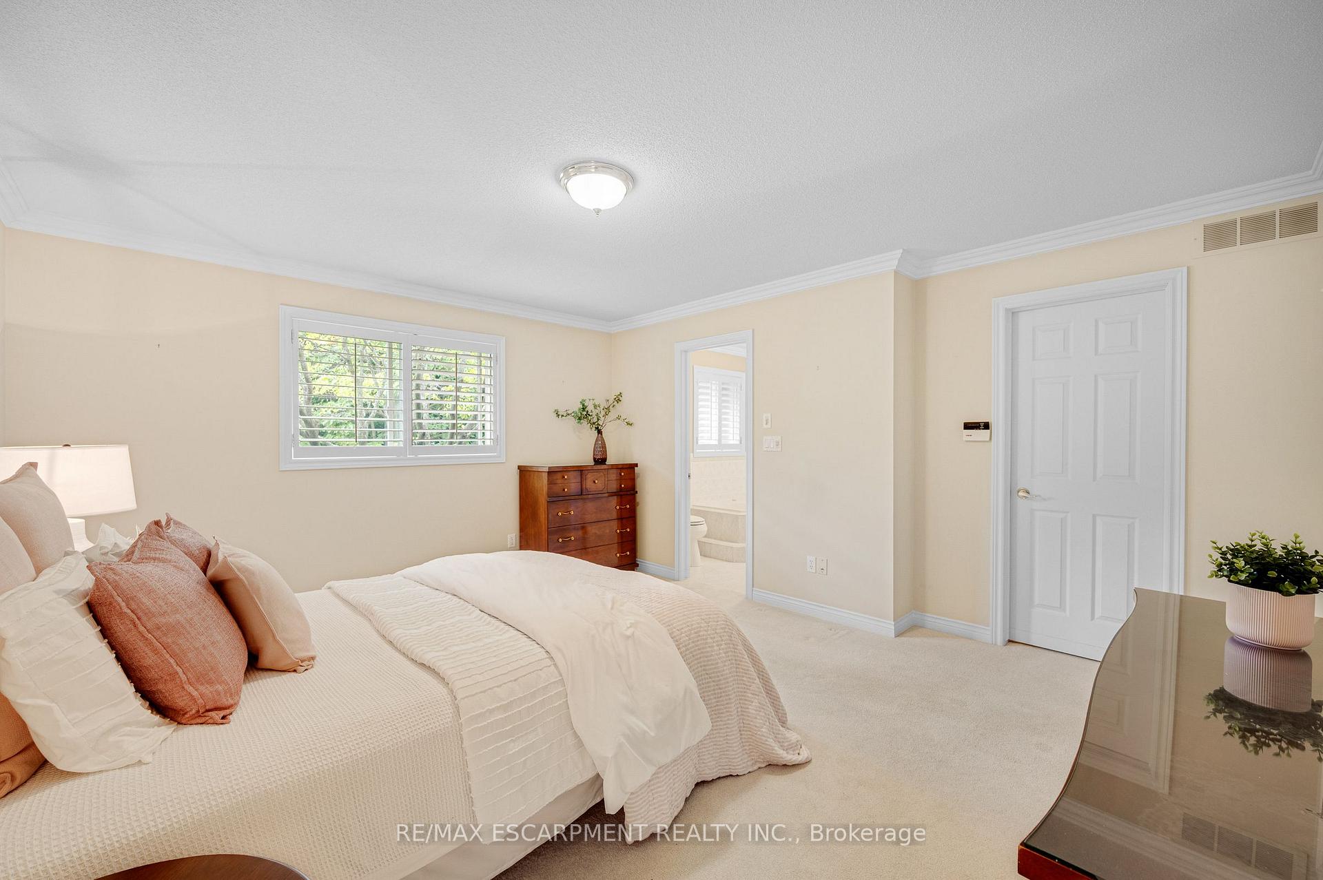 Photo 20 of 1150 Augustus Drive, Burlington, Brant — HOMEH