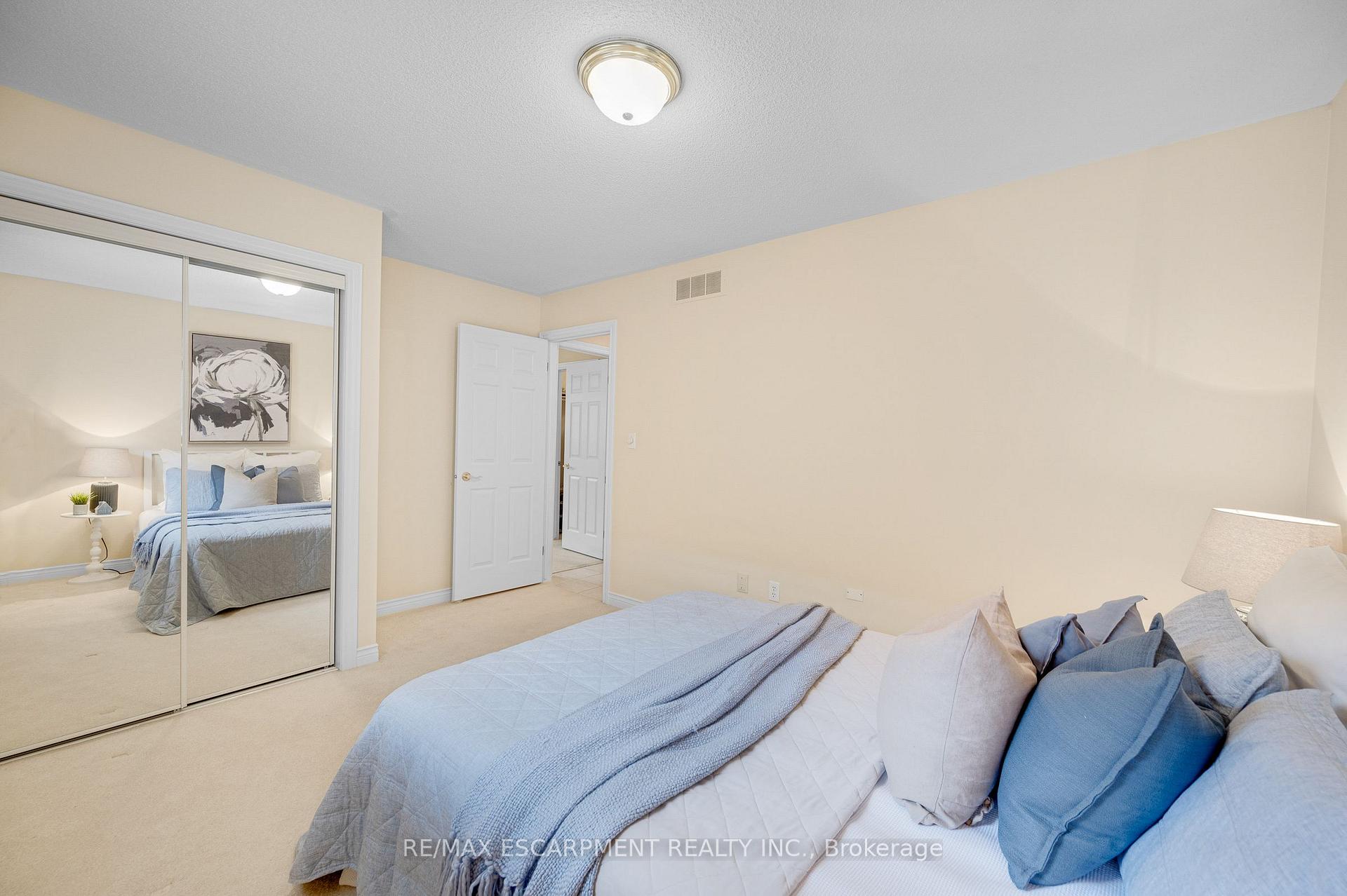 Photo 23 of 1150 Augustus Drive, Burlington, Brant — HOMEH