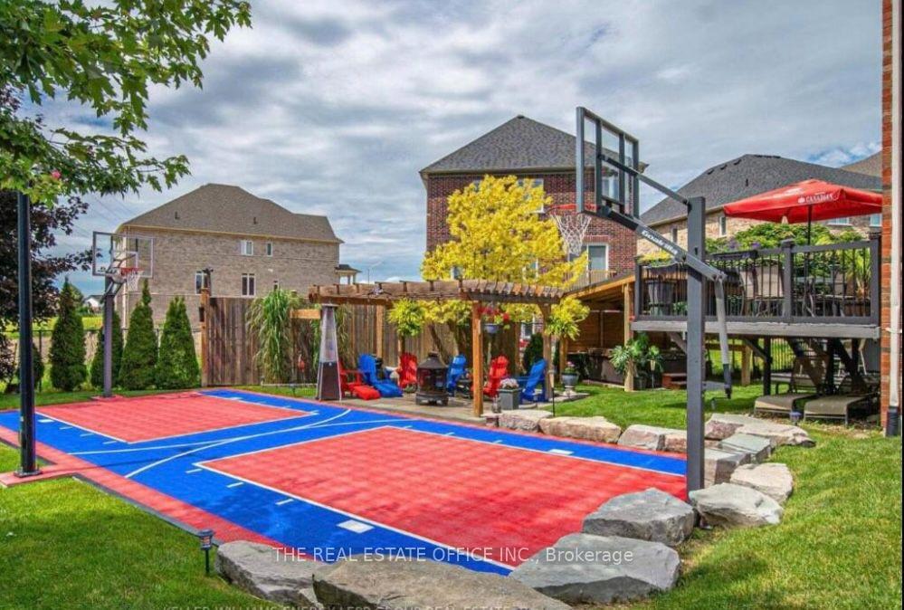 Photo 8 of 1772 Whitestone Court, Oshawa, Samac — HOMEH