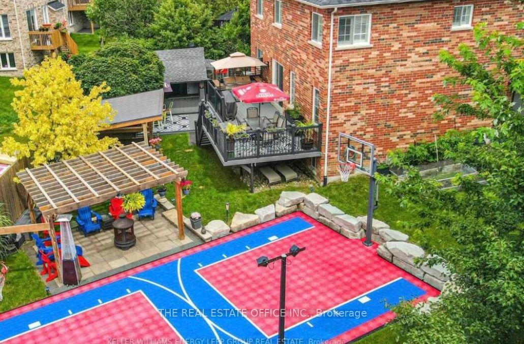 Photo 9 of 1772 Whitestone Court, Oshawa, Samac — HOMEH