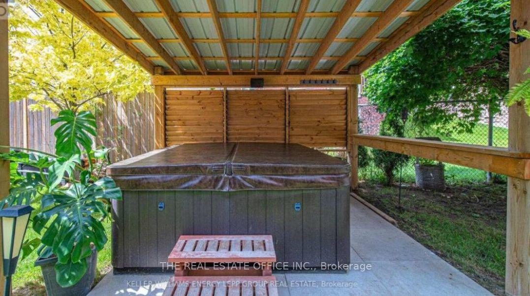 Photo 12 of 1772 Whitestone Court, Oshawa, Samac — HOMEH