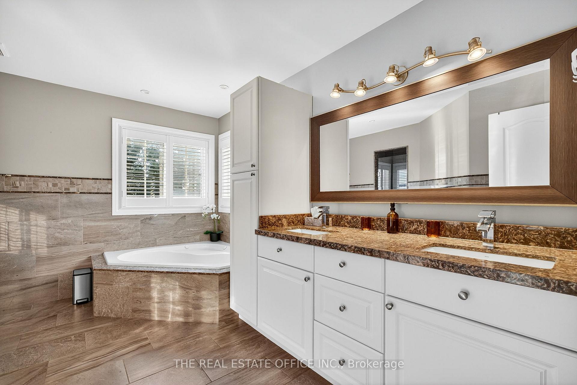 Photo 20 of 1772 Whitestone Court, Oshawa, Samac — HOMEH