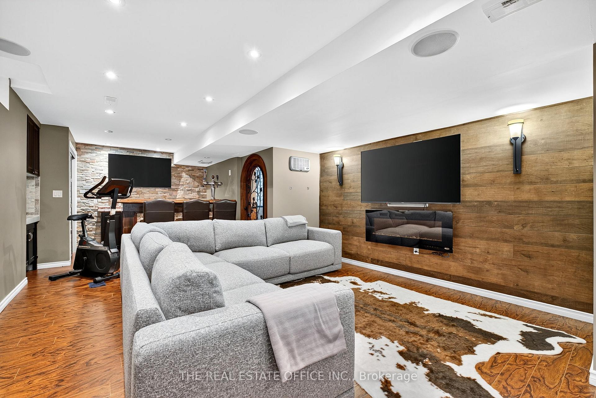 Photo 35 of 1772 Whitestone Court, Oshawa, Samac — HOMEH