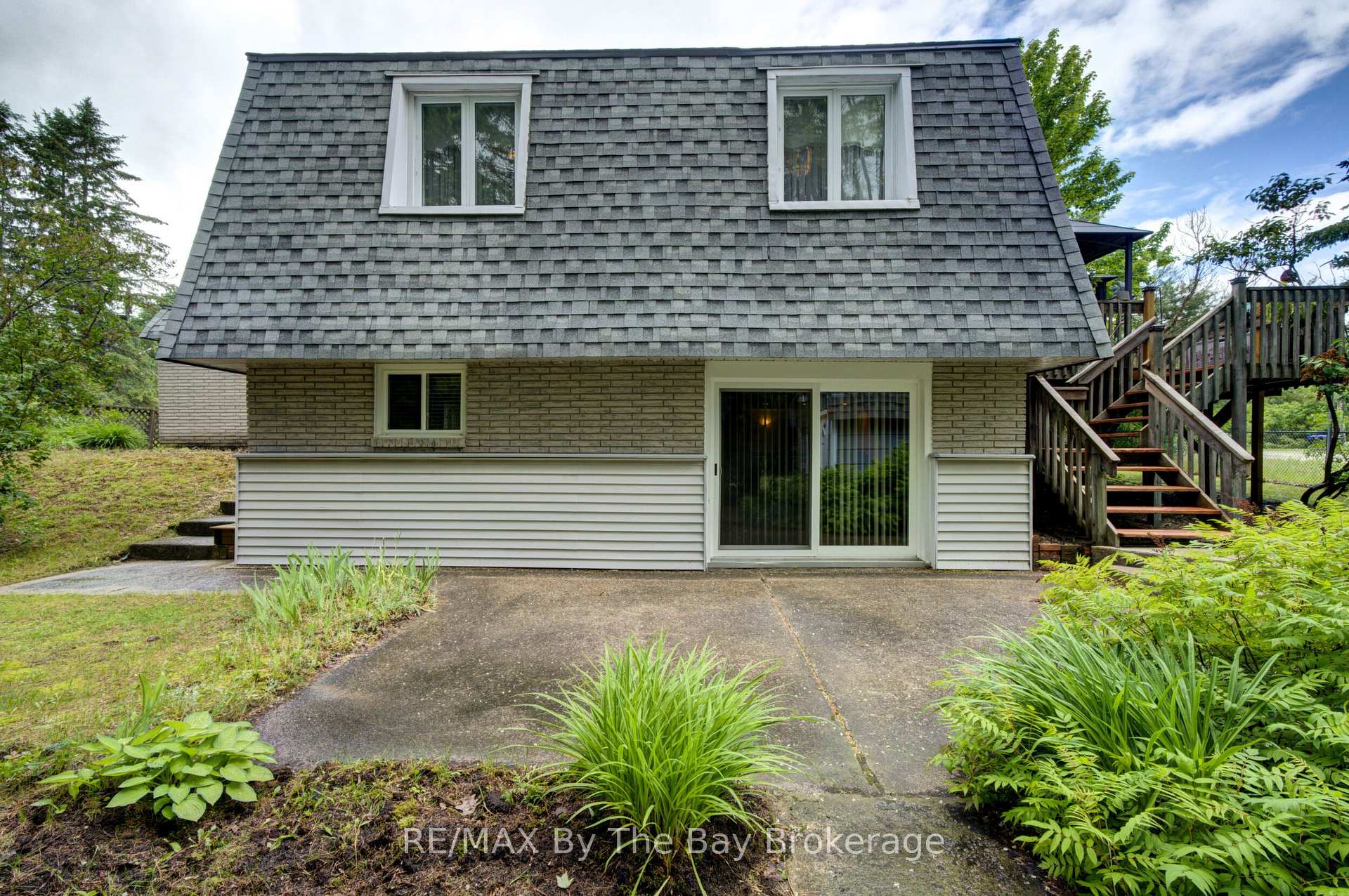 Photo 4 of 93 Frederick Dr, Wasaga Beach — HOMEH