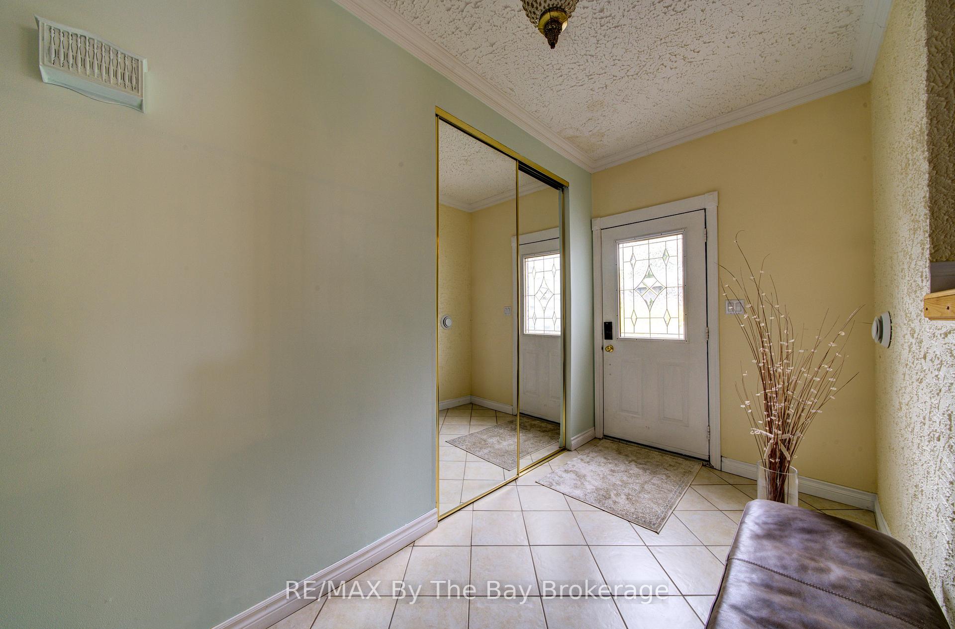 Photo 6 of 93 Frederick Dr, Wasaga Beach — HOMEH