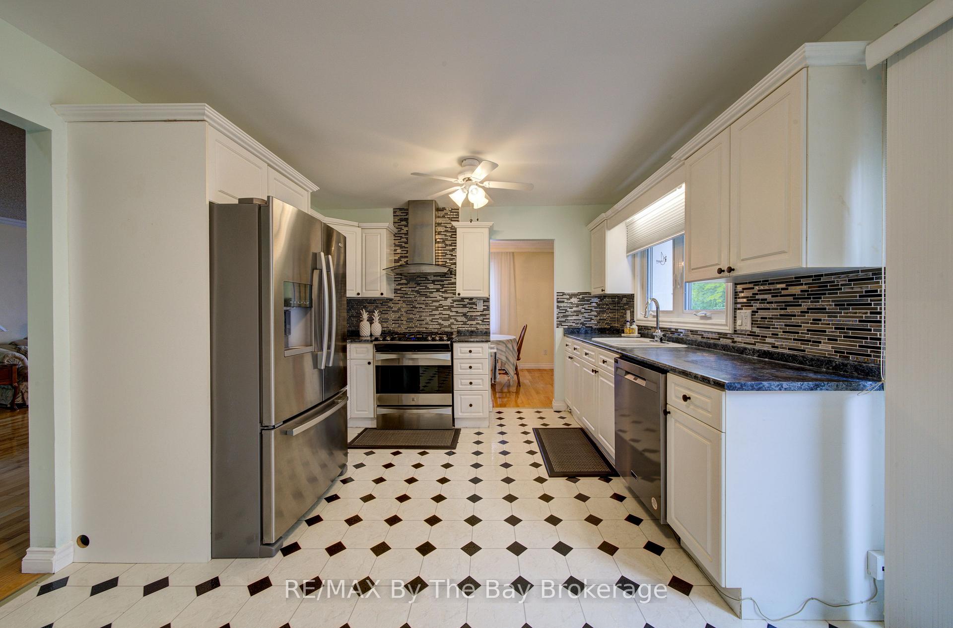 Photo 14 of 93 Frederick Dr, Wasaga Beach — HOMEH