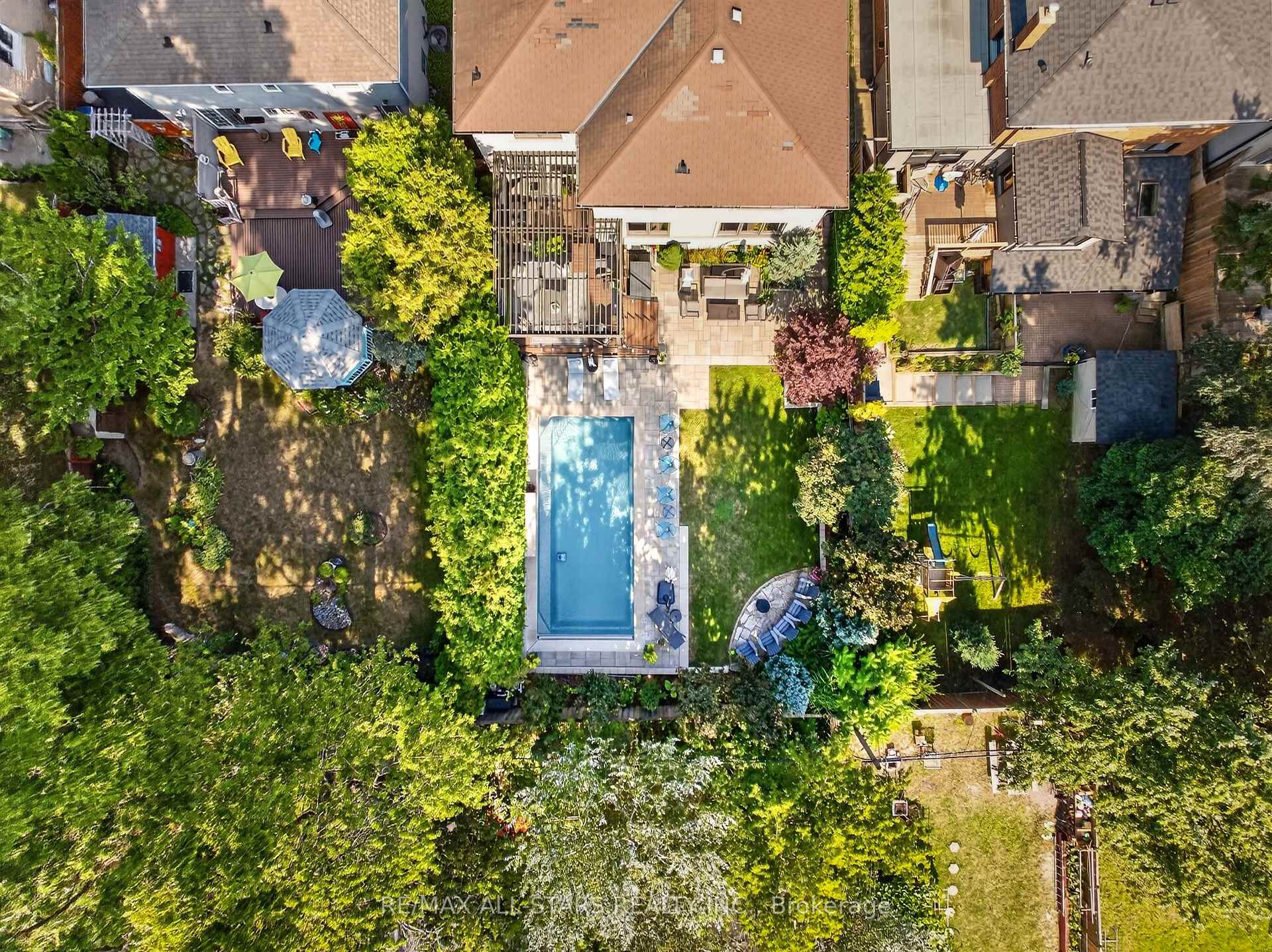 Photo 7 of 30 St Quentin Avenue, Scarborough, Cliffcrest — HOMEH