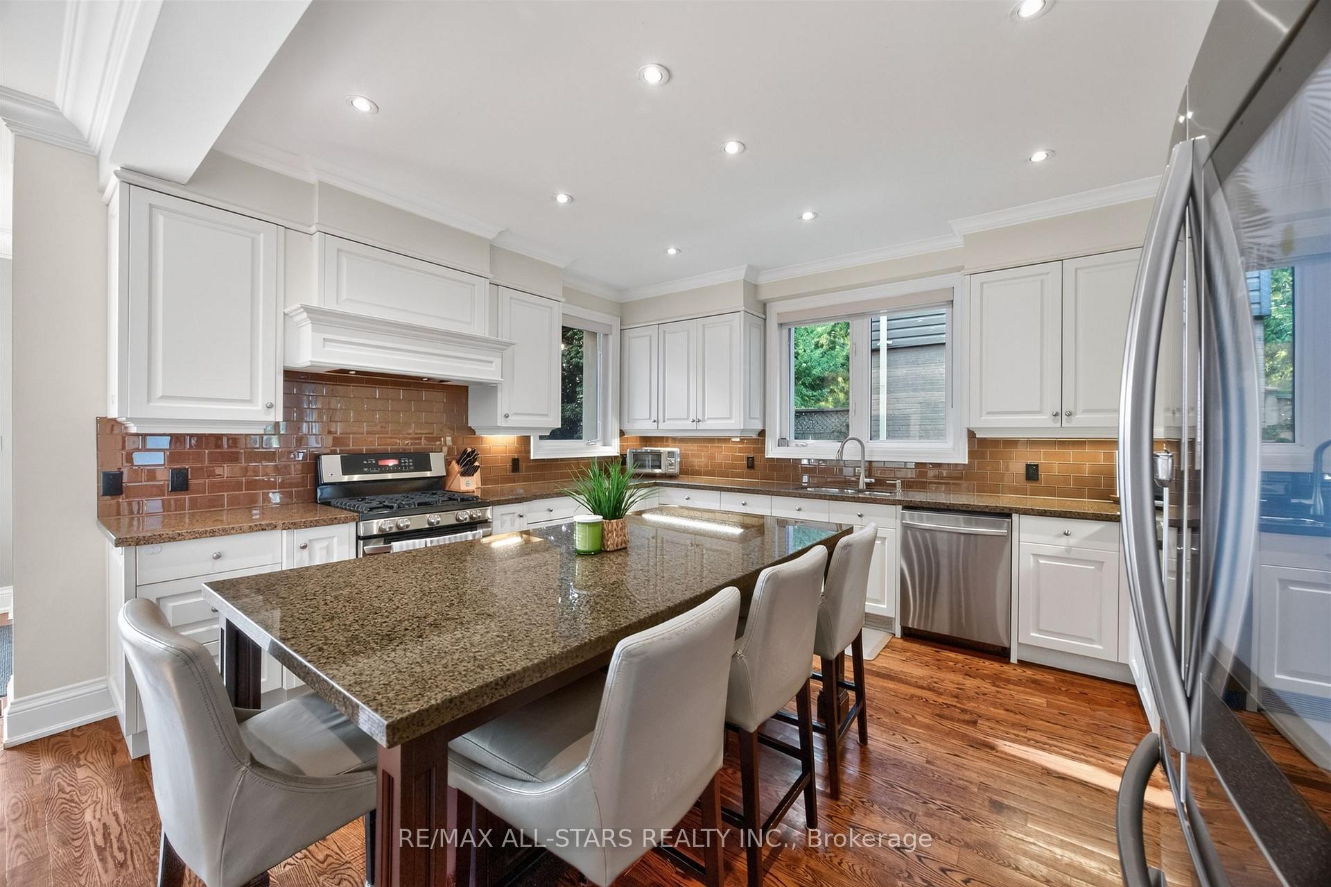 Photo 16 of 30 St Quentin Avenue, Scarborough, Cliffcrest — HOMEH