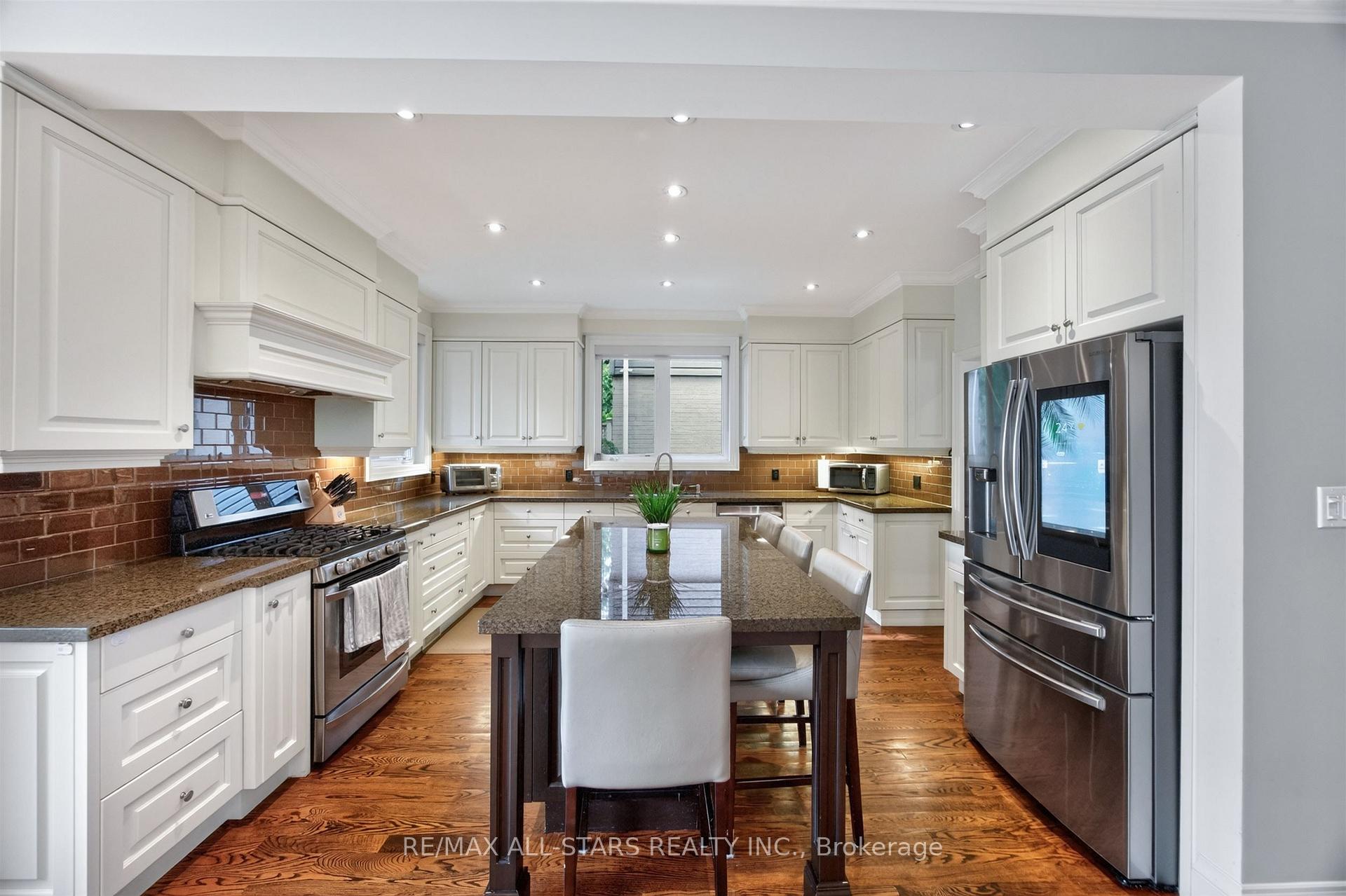 Photo 17 of 30 St Quentin Avenue, Scarborough, Cliffcrest — HOMEH