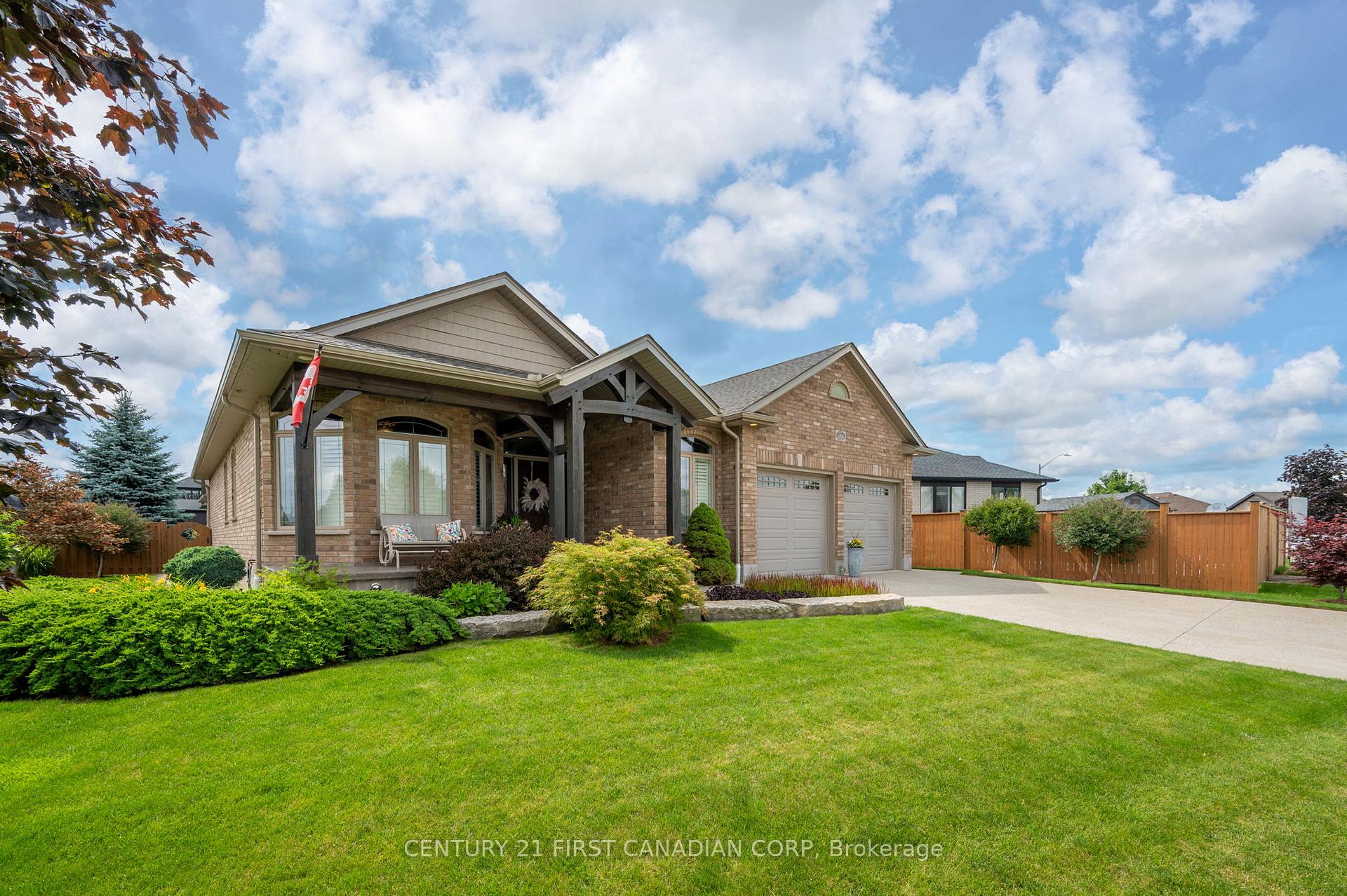 Photo 2 of 286 Dufferin Street, Central Elgin, Belmont — HOMEH