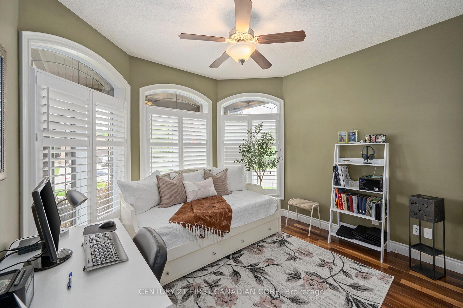 Photo 5 of 286 Dufferin Street, Central Elgin, Belmont — HOMEH