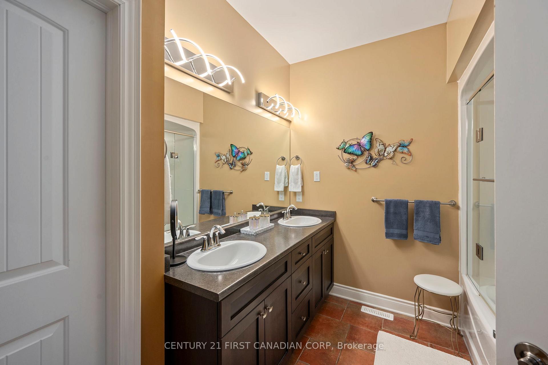 Photo 9 of 286 Dufferin Street, Central Elgin, Belmont — HOMEH