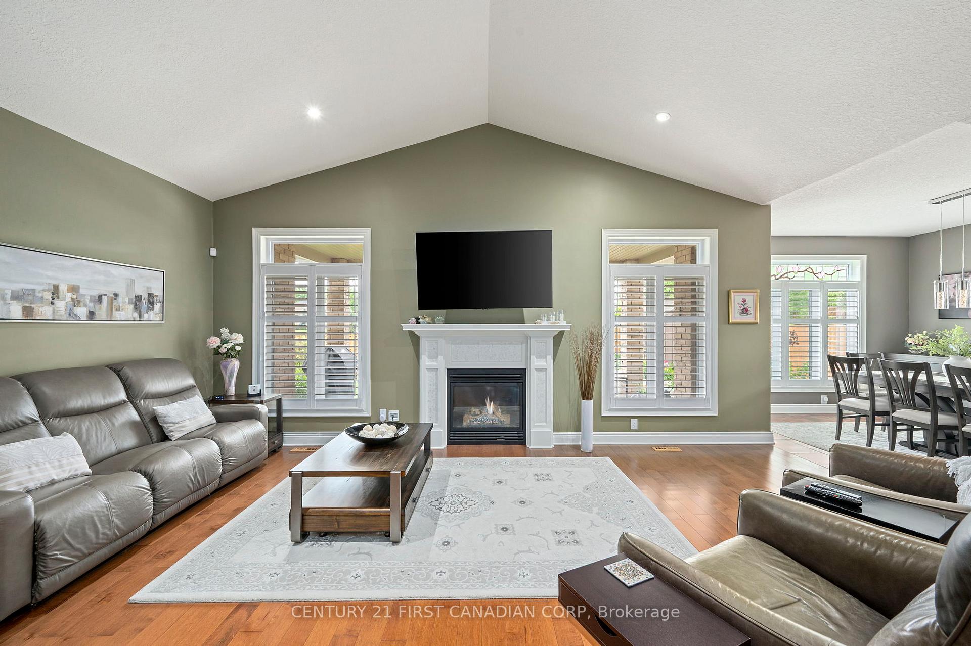 Photo 16 of 286 Dufferin Street, Central Elgin, Belmont — HOMEH