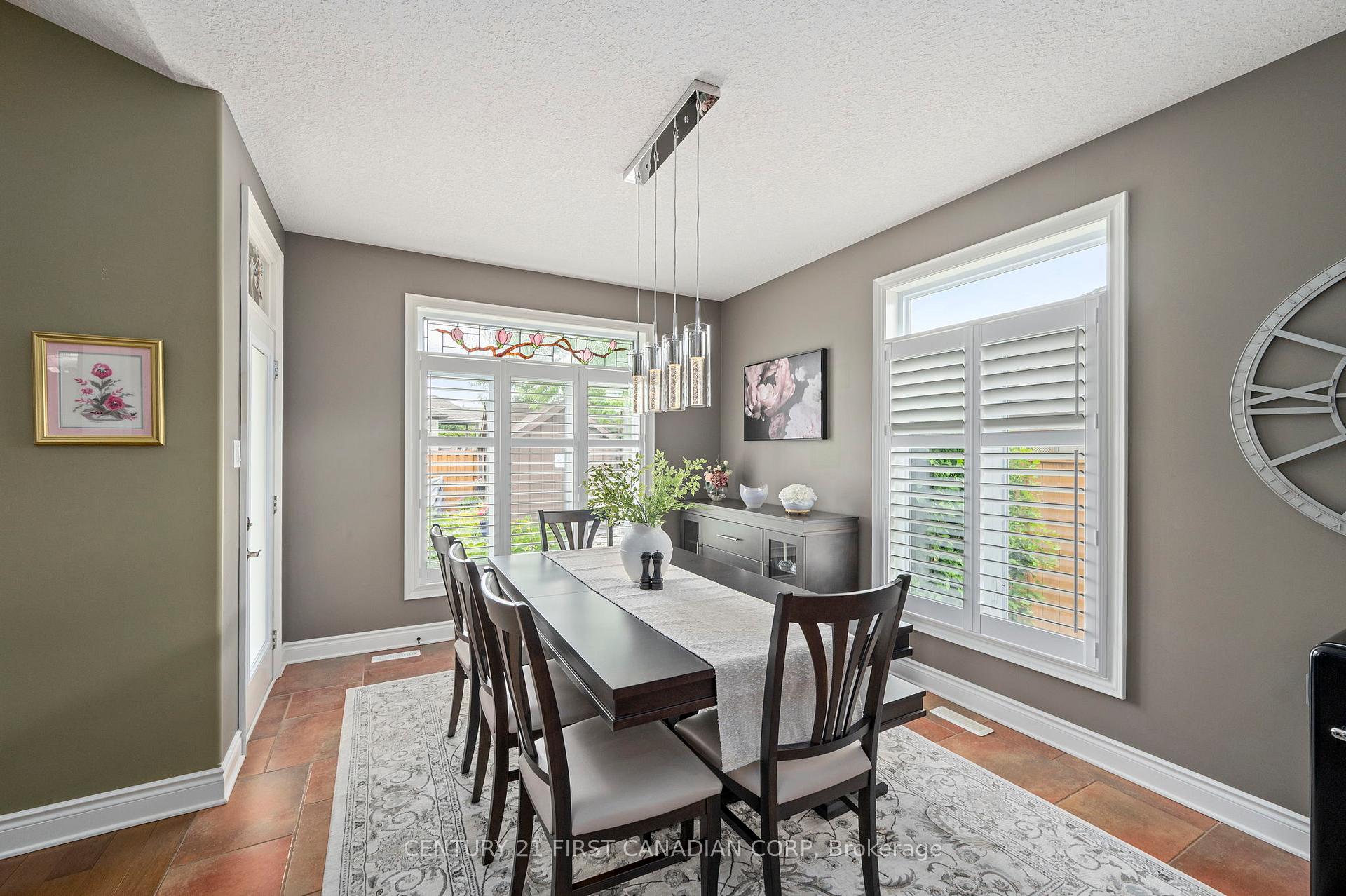 Photo 19 of 286 Dufferin Street, Central Elgin, Belmont — HOMEH