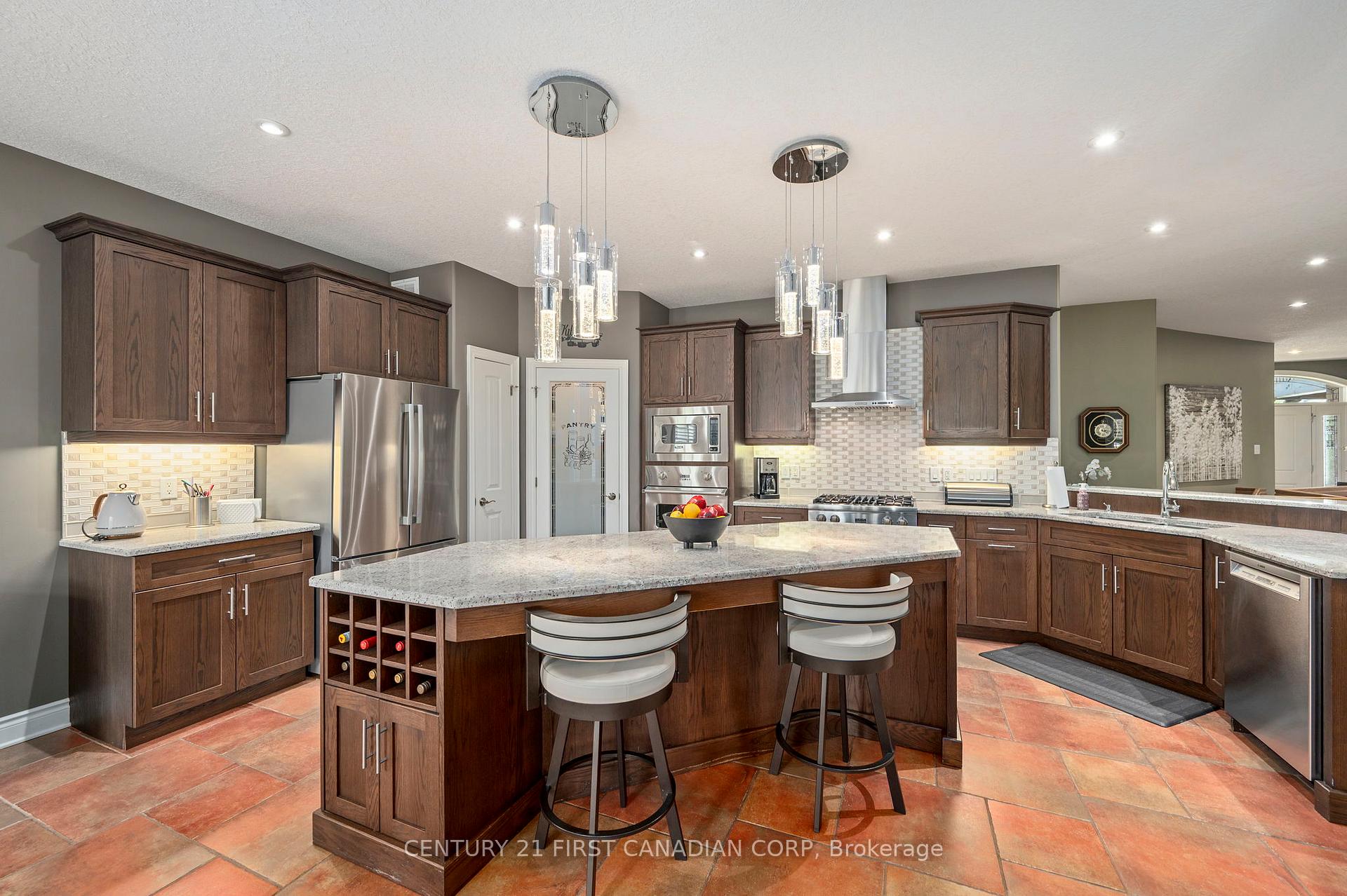 Photo 20 of 286 Dufferin Street, Central Elgin, Belmont — HOMEH