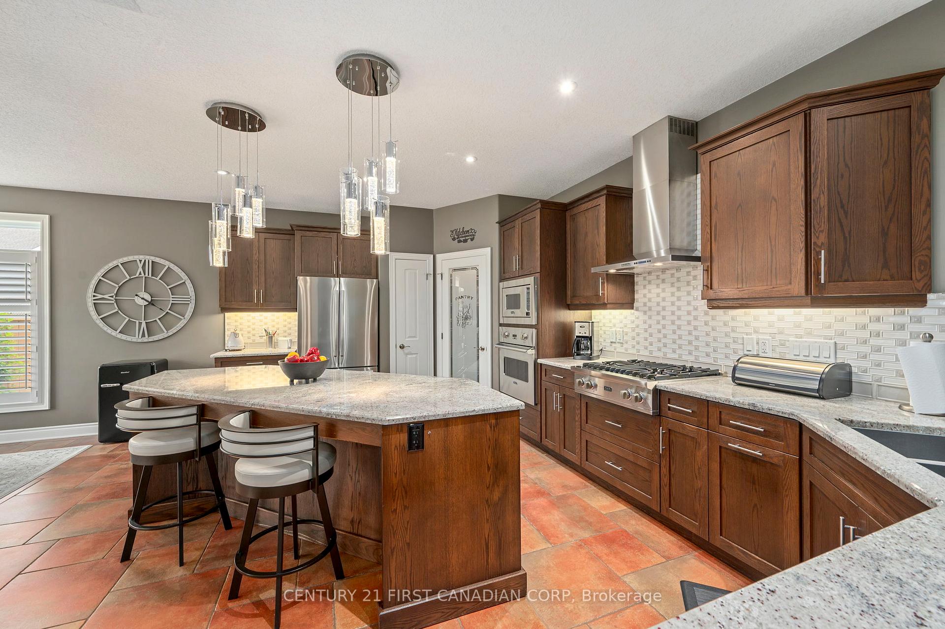 Photo 21 of 286 Dufferin Street, Central Elgin, Belmont — HOMEH