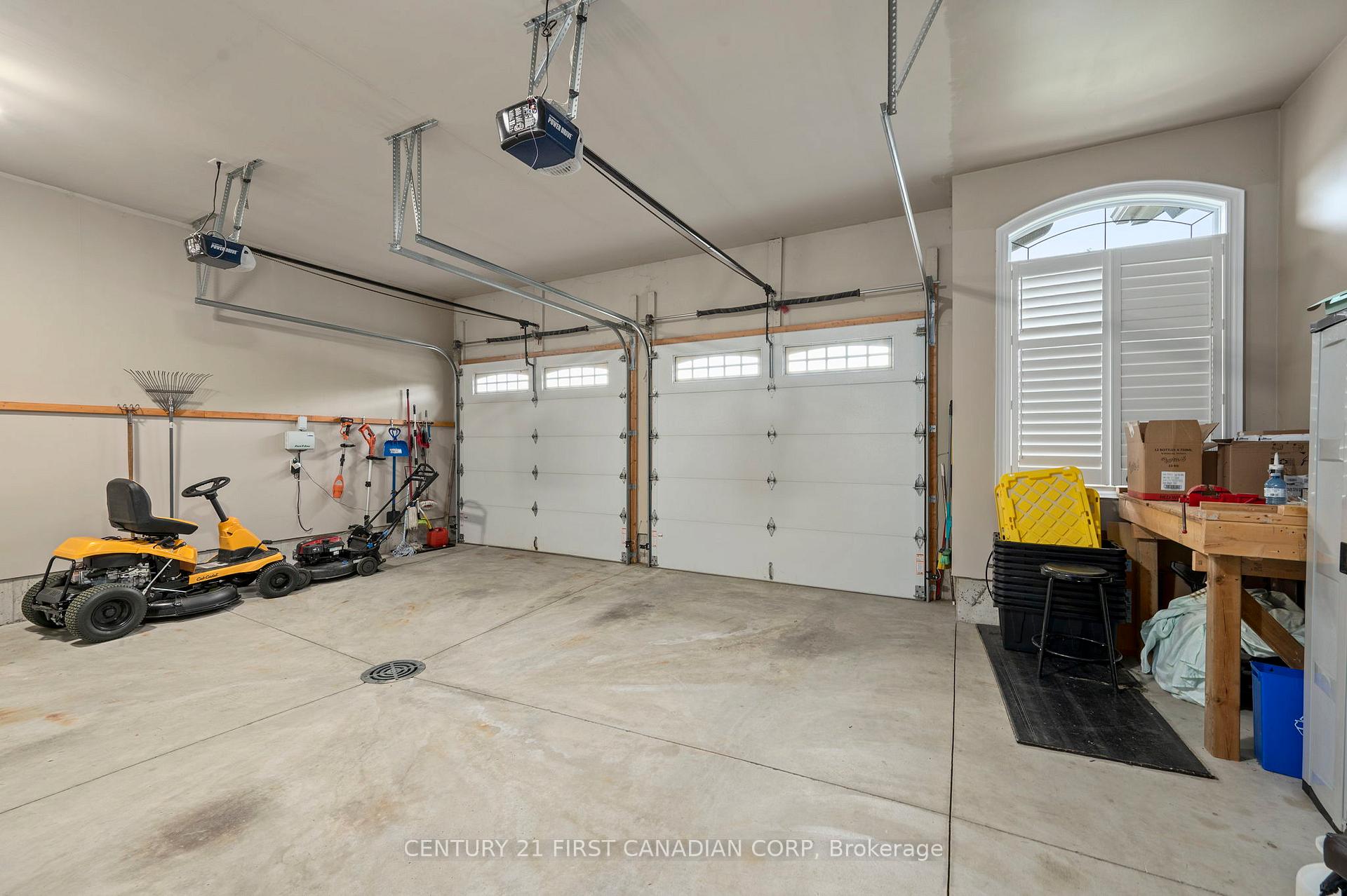 Photo 24 of 286 Dufferin Street, Central Elgin, Belmont — HOMEH