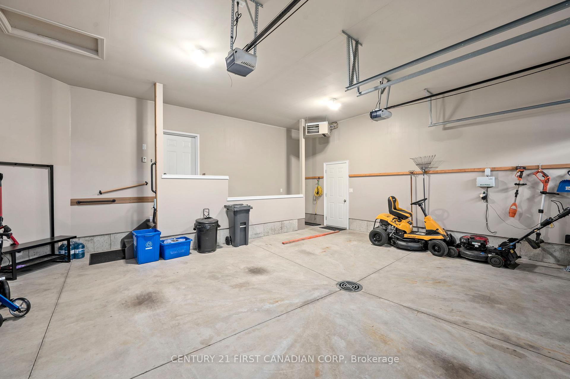 Photo 25 of 286 Dufferin Street, Central Elgin, Belmont — HOMEH