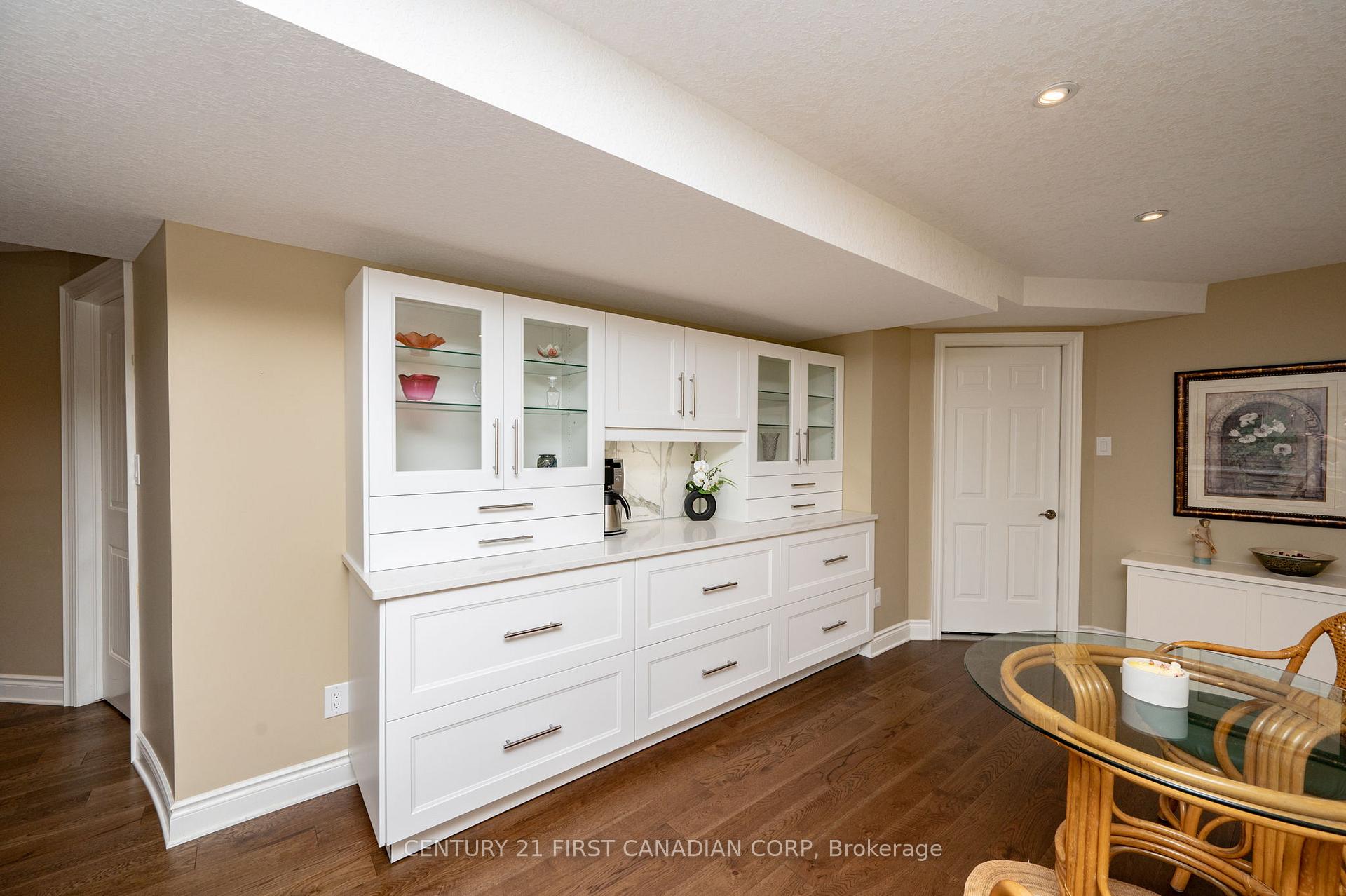 Photo 29 of 286 Dufferin Street, Central Elgin, Belmont — HOMEH