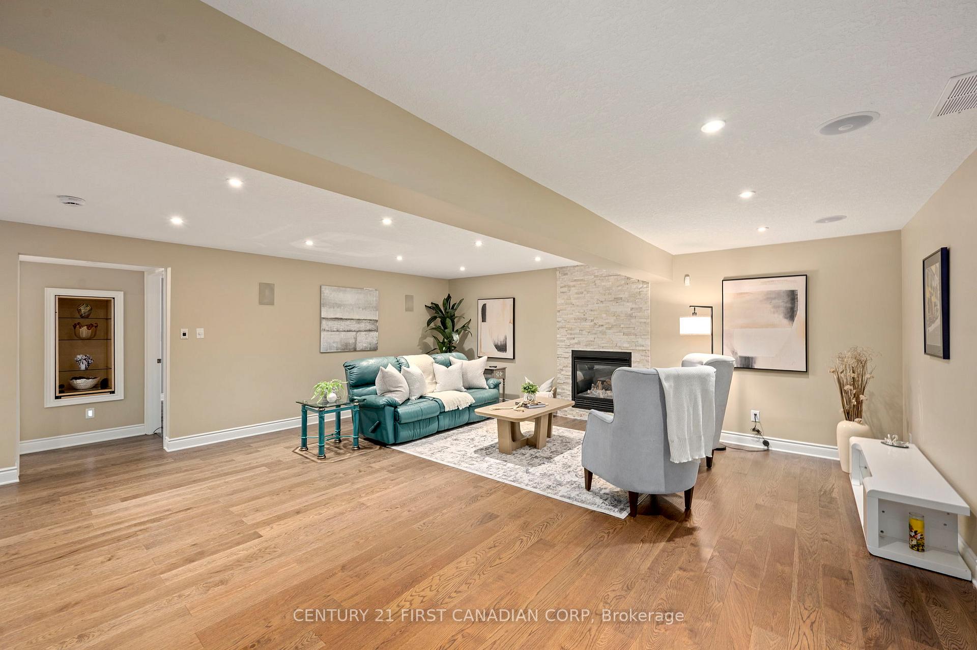 Photo 33 of 286 Dufferin Street, Central Elgin, Belmont — HOMEH