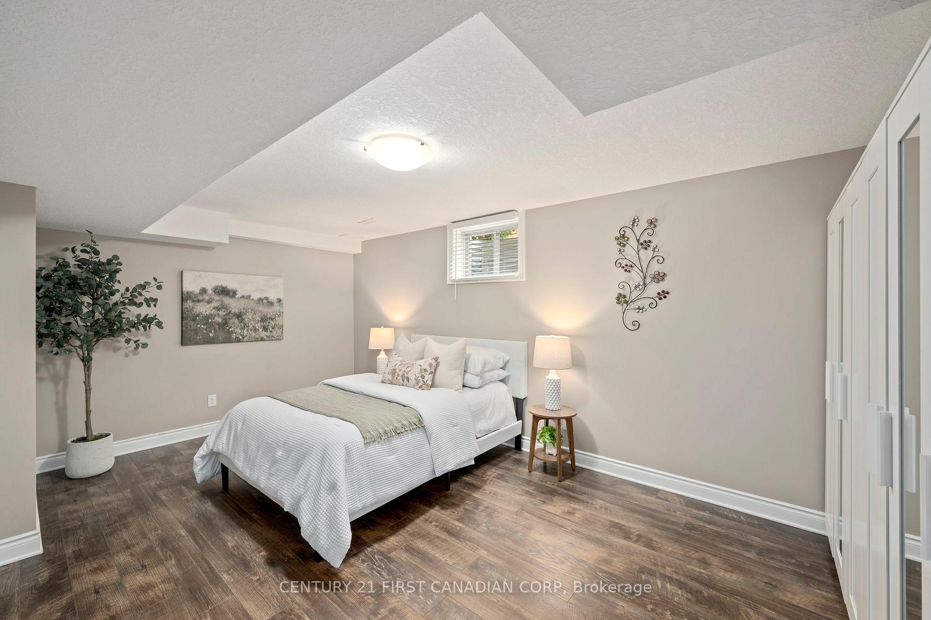 Photo 34 of 286 Dufferin Street, Central Elgin, Belmont — HOMEH