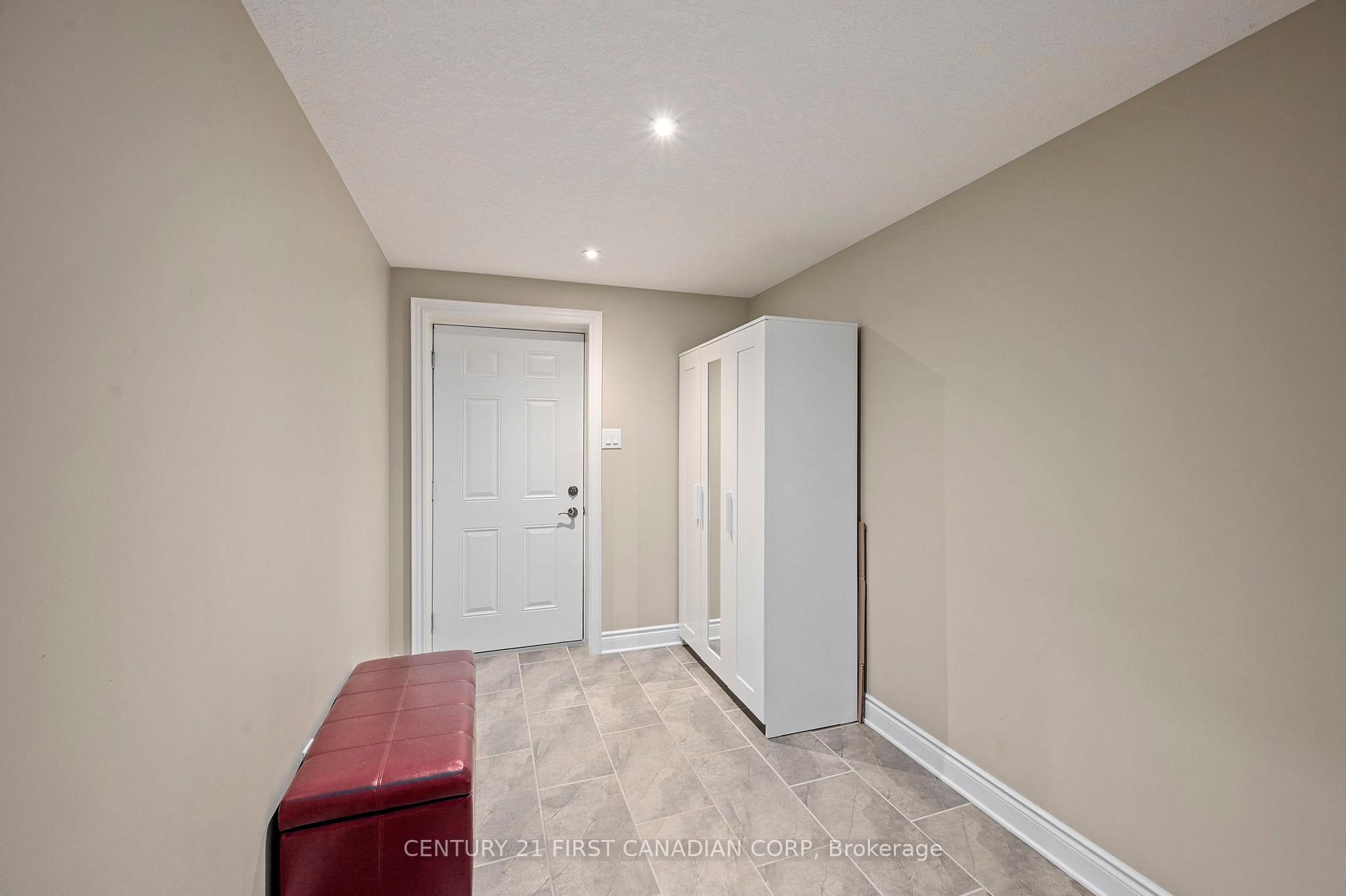 Photo 35 of 286 Dufferin Street, Central Elgin, Belmont — HOMEH