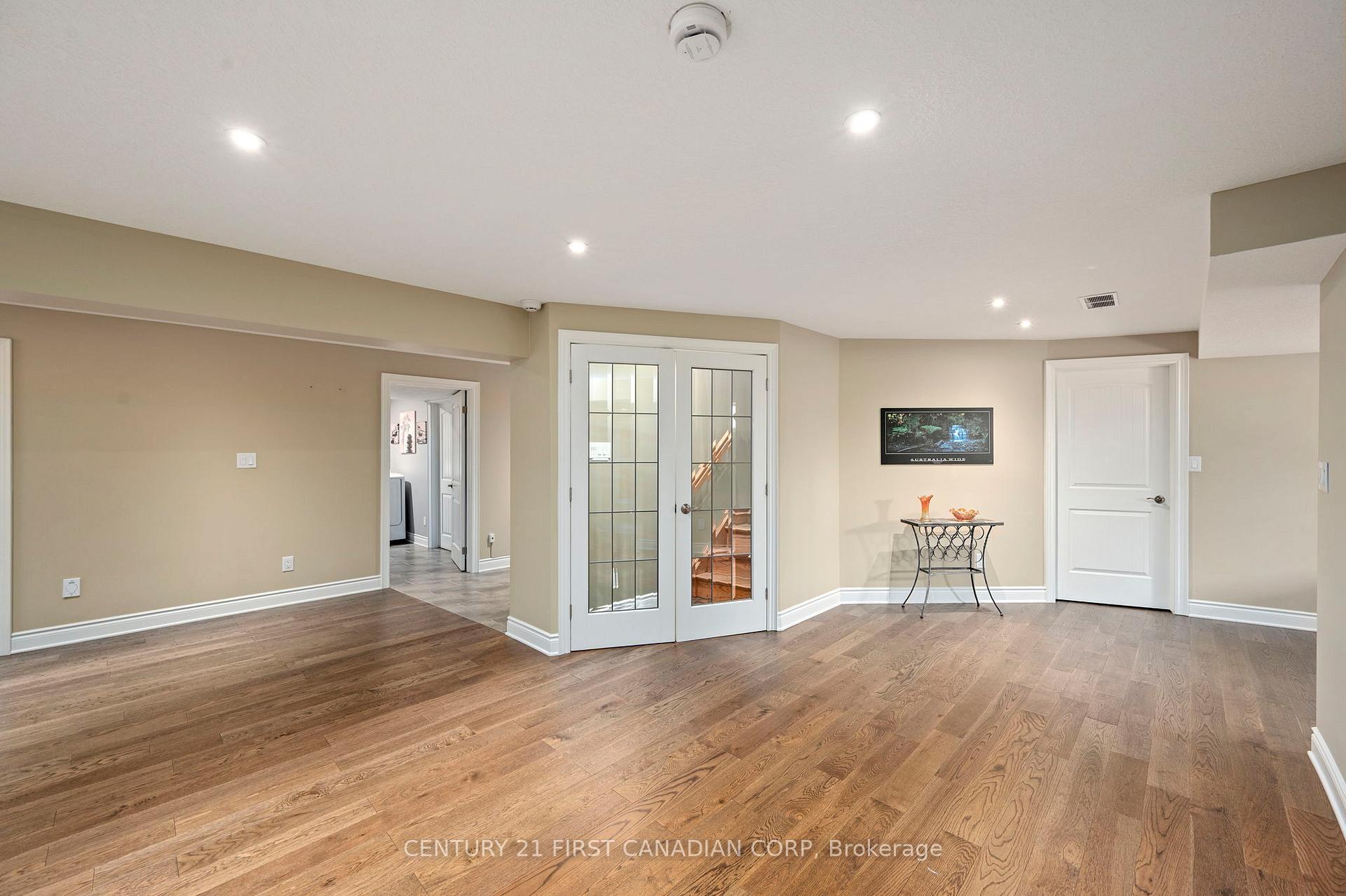 Photo 37 of 286 Dufferin Street, Central Elgin, Belmont — HOMEH