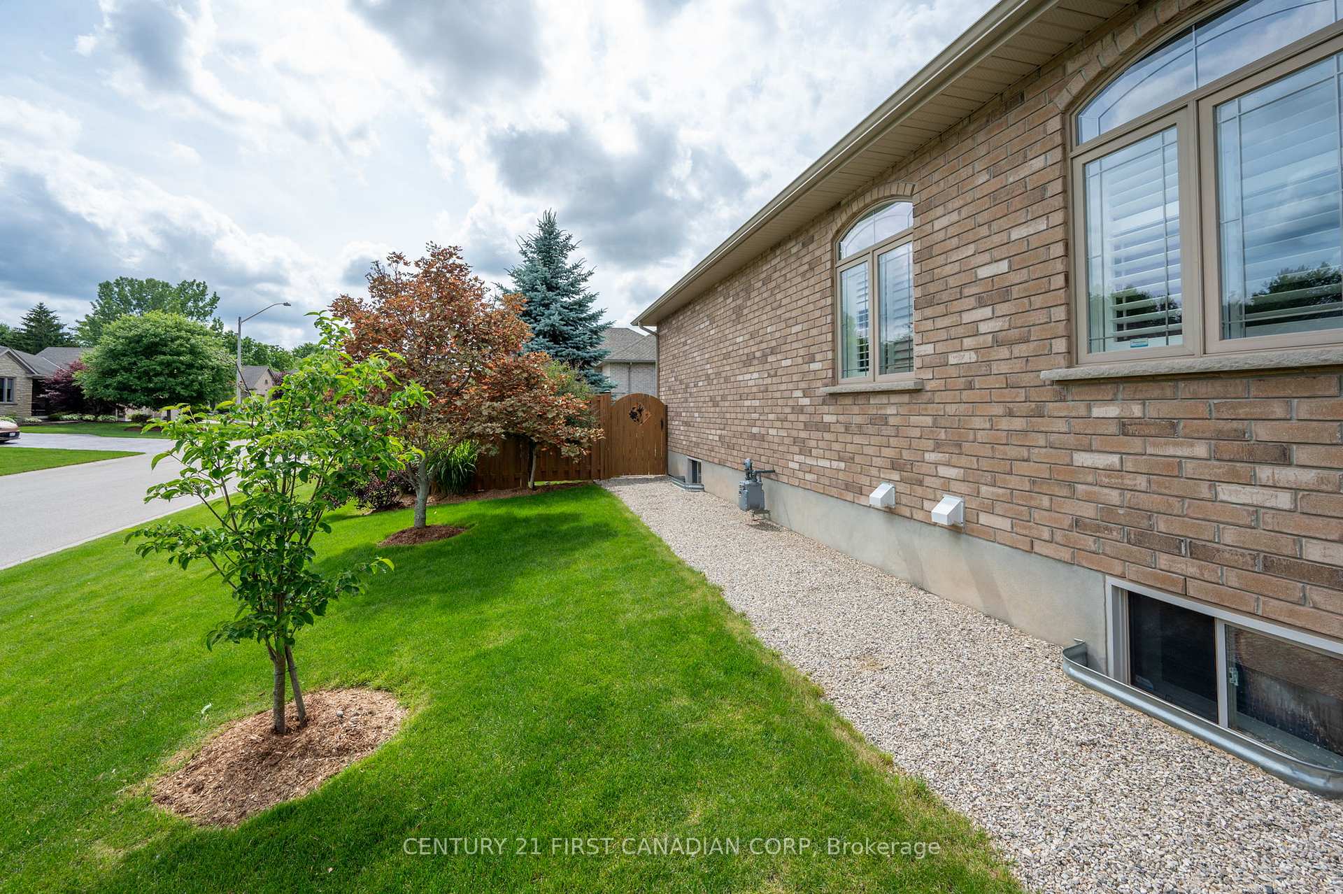 Photo 39 of 286 Dufferin Street, Central Elgin, Belmont — HOMEH