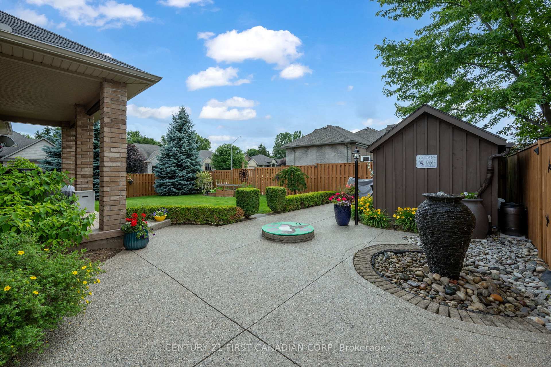 Photo 44 of 286 Dufferin Street, Central Elgin, Belmont — HOMEH