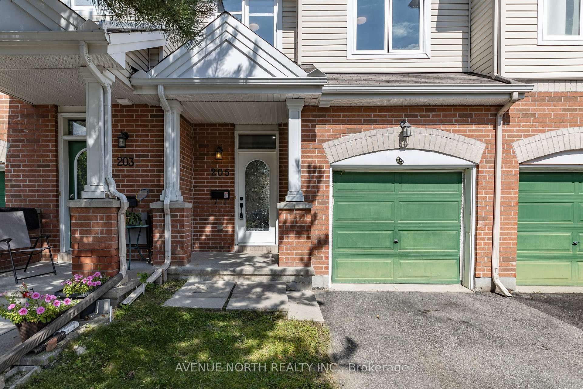 Photo 2 of 205 Hidden Meadow Avenue, Ottawa, Blossom Park/Kemp Park/Findlay Creek — HOMEH