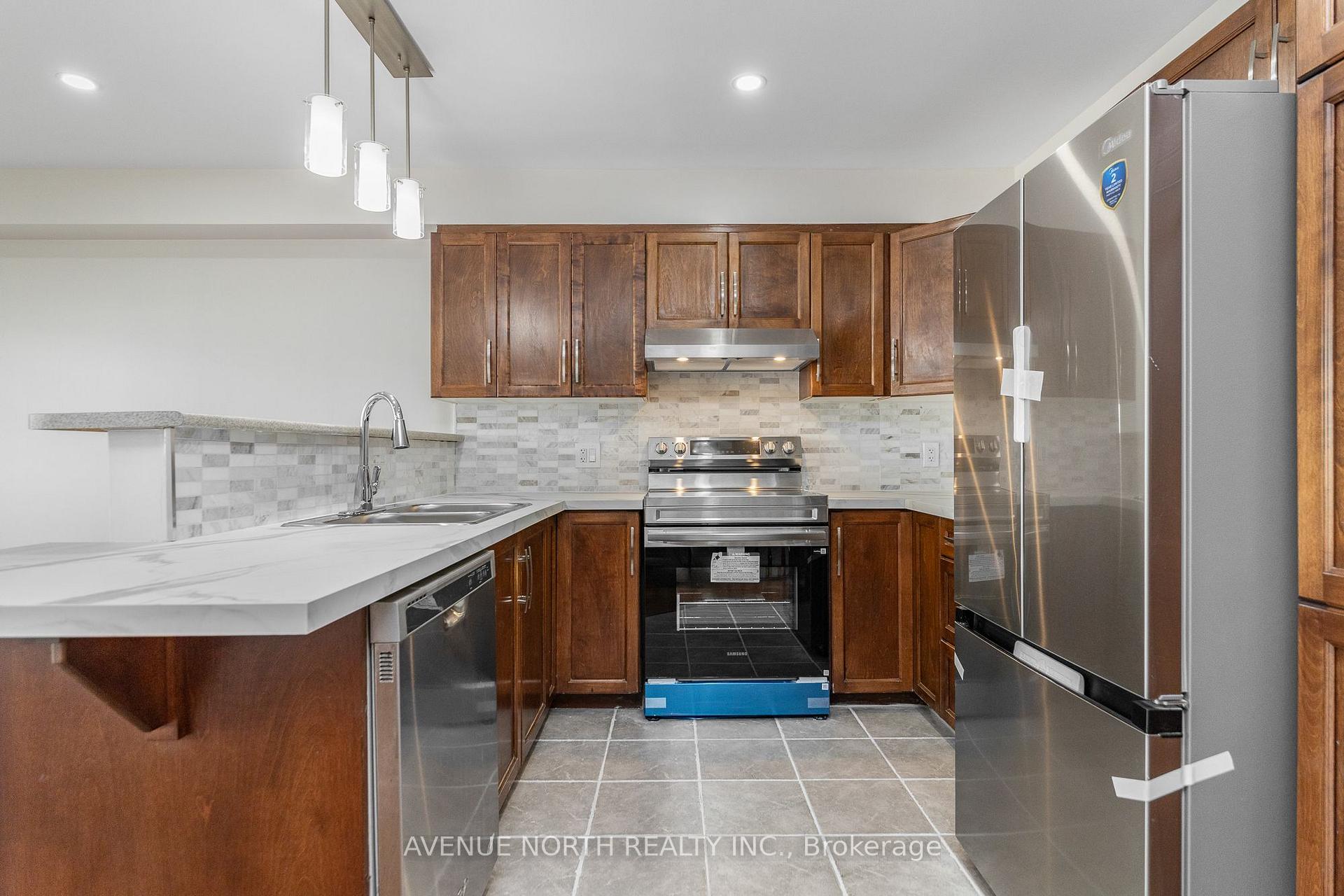 Photo 7 of 205 Hidden Meadow Avenue, Ottawa, Blossom Park/Kemp Park/Findlay Creek — HOMEH