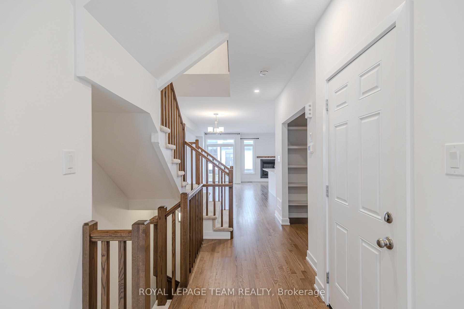 Photo 6 of 867 Anciano Crescent, Ottawa, Kanata - Emerald Meadows/Trailwest — HOMEH