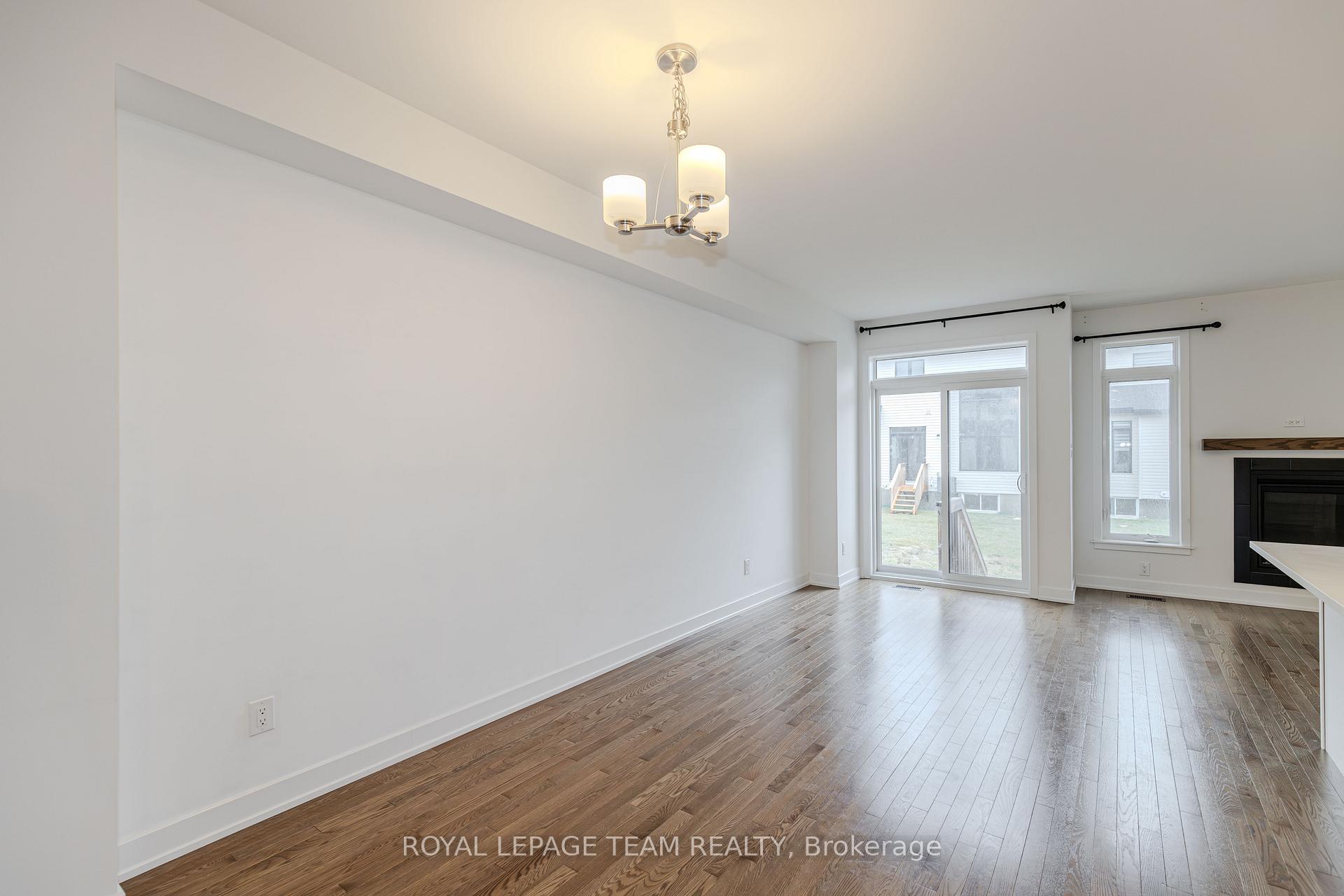 Photo 9 of 867 Anciano Crescent, Ottawa, Kanata - Emerald Meadows/Trailwest — HOMEH