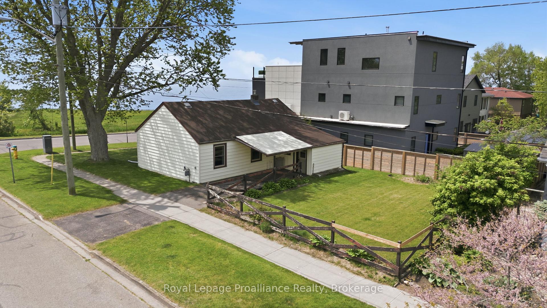 Photo 2 of 478 Monk Street, Cobourg — HOMEH