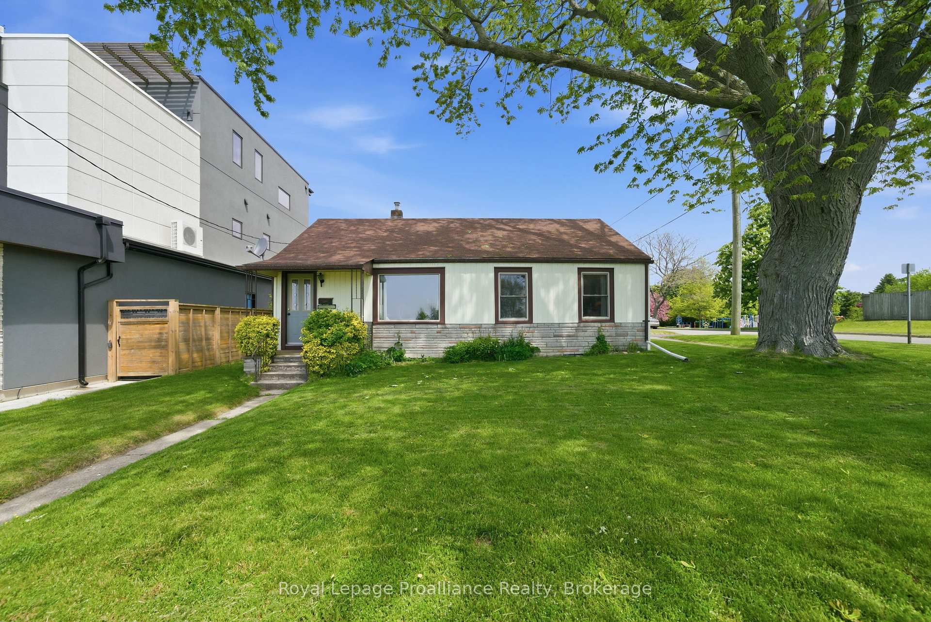 Photo 5 of 478 Monk Street, Cobourg — HOMEH
