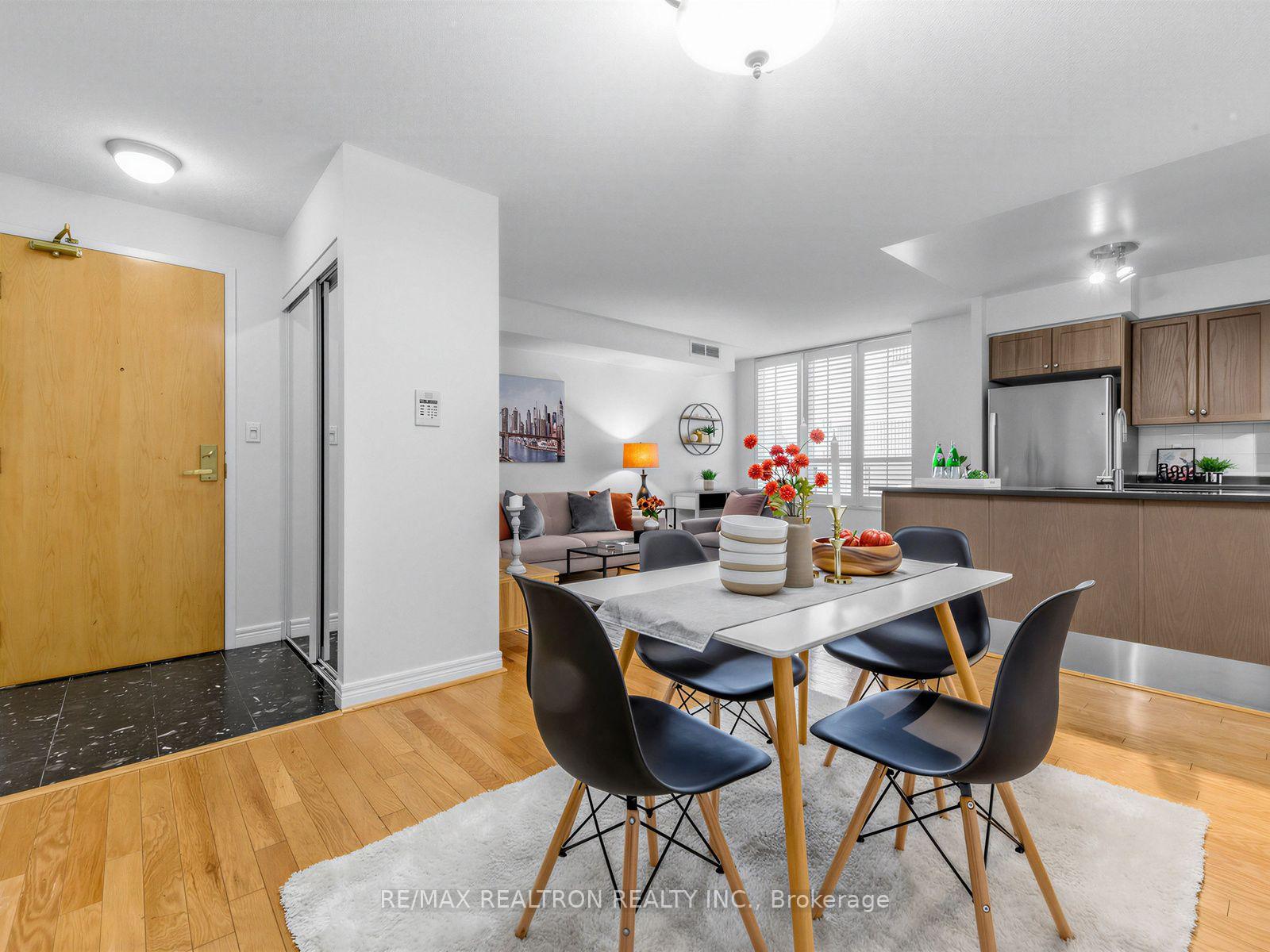 Photo 4 of Unit 510, 43 Eglinton Avenue E, Toronto, Mount Pleasant West — HOMEH