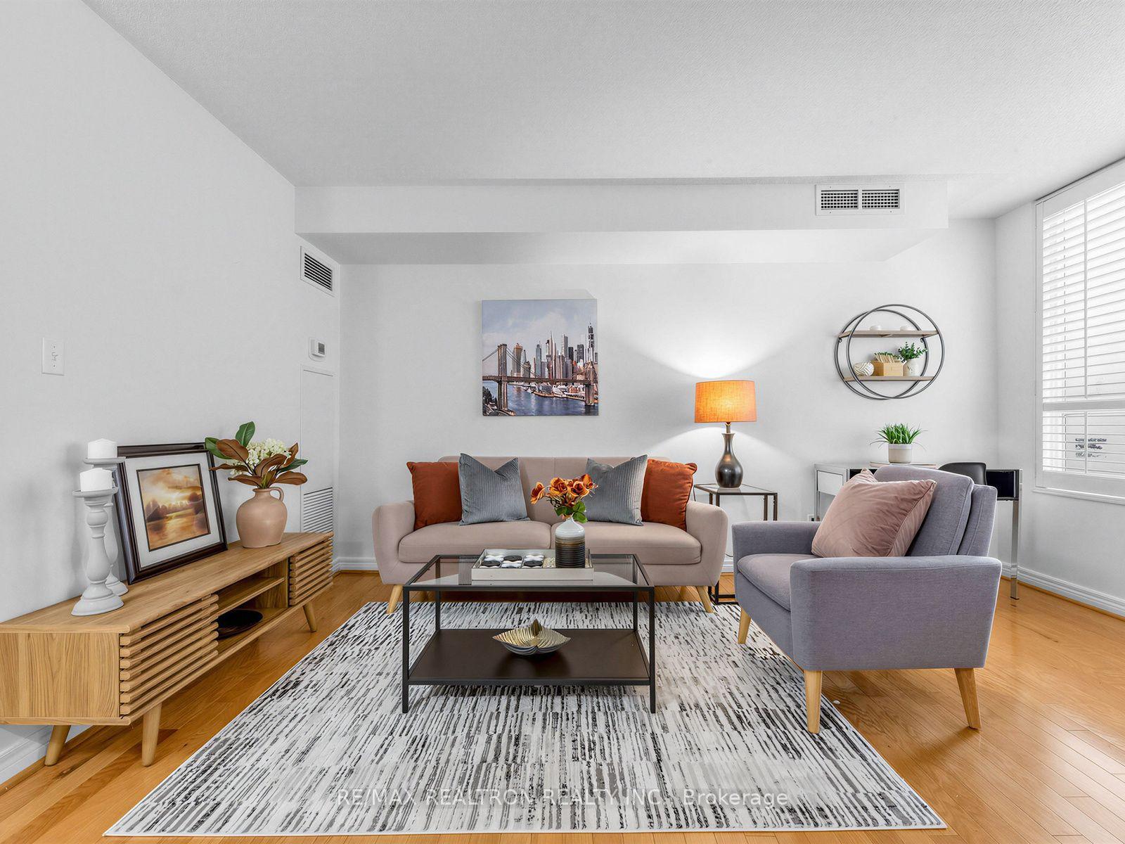 Photo 7 of Unit 510, 43 Eglinton Avenue E, Toronto, Mount Pleasant West — HOMEH
