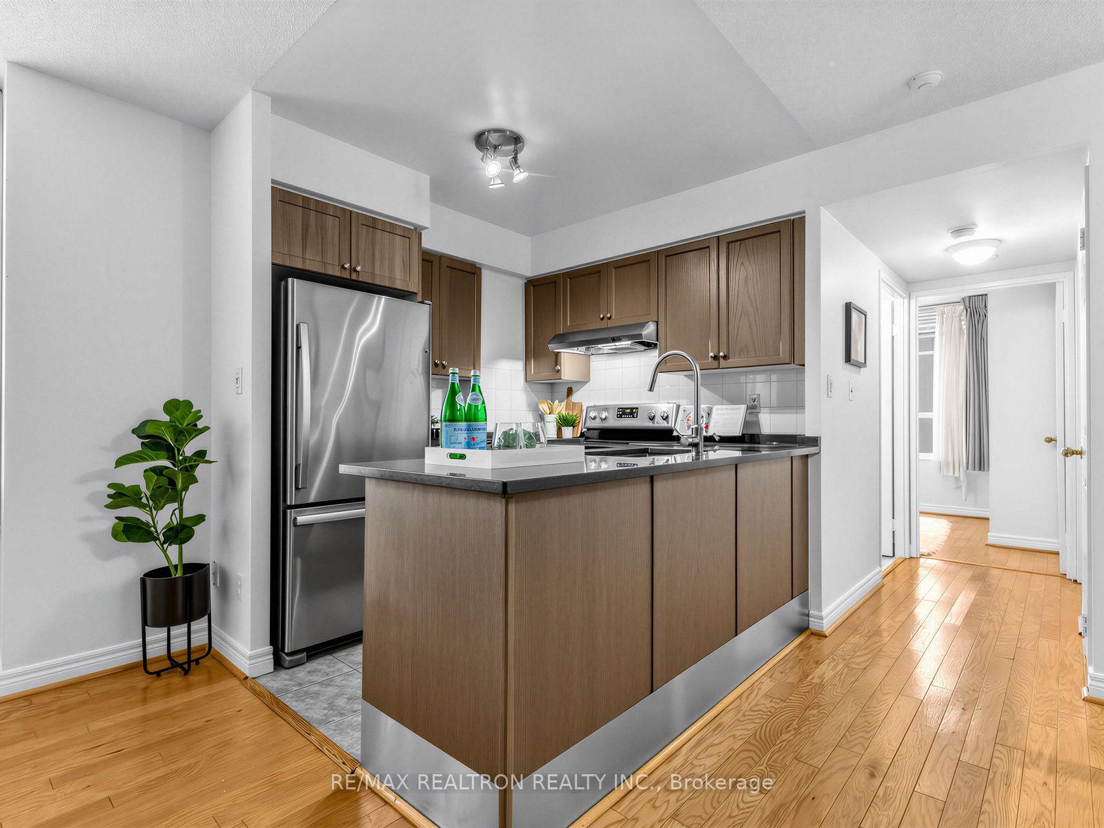 Photo 11 of Unit 510, 43 Eglinton Avenue E, Toronto, Mount Pleasant West — HOMEH