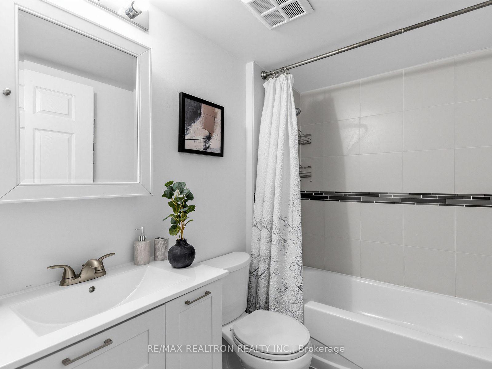 Photo 15 of Unit 510, 43 Eglinton Avenue E, Toronto, Mount Pleasant West — HOMEH