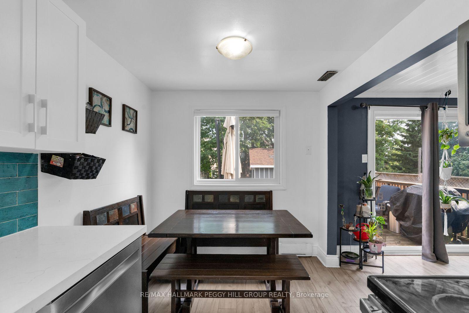 Photo 3 of 211 Hickling Trail, Barrie, Grove East — HOMEH