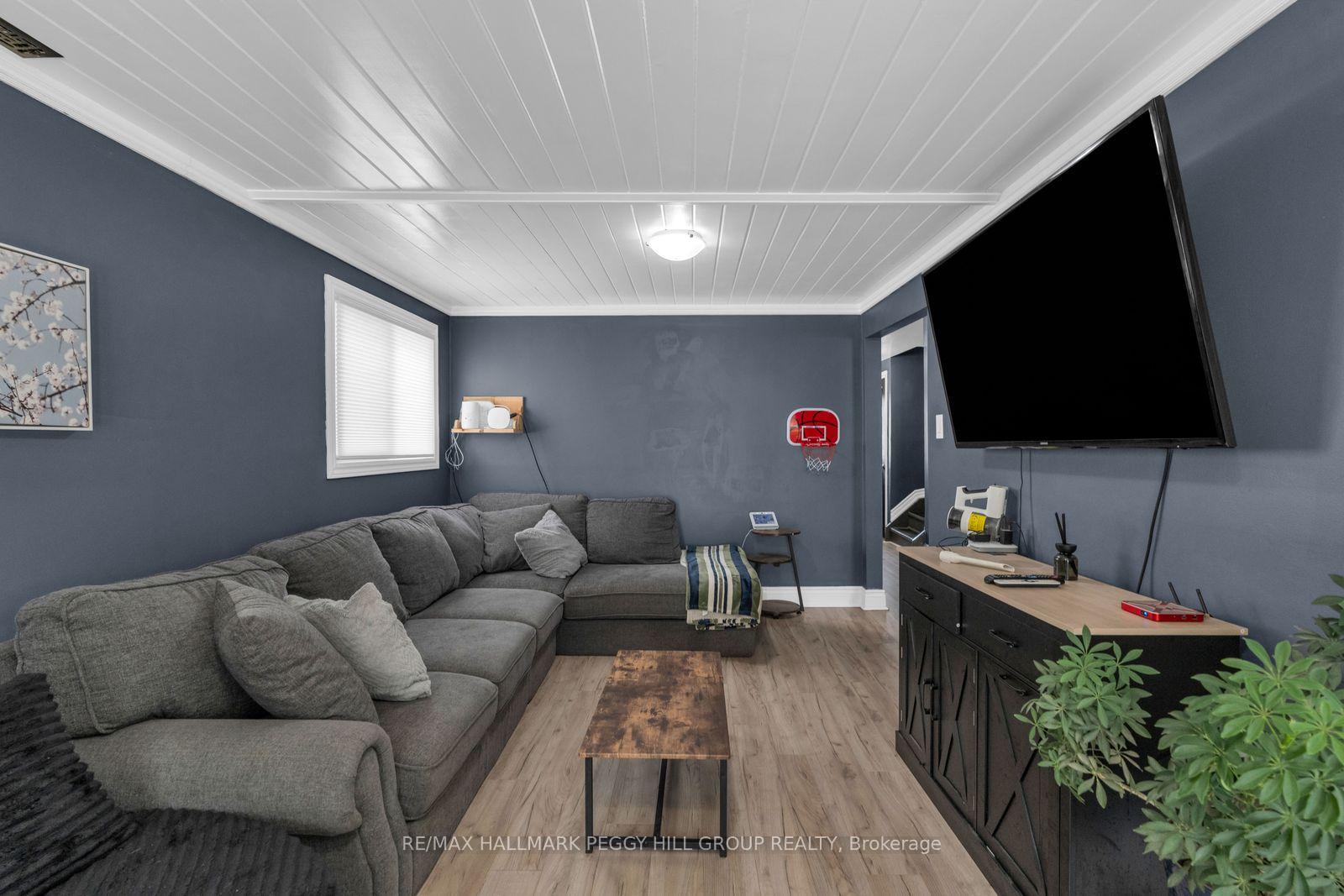 Photo 6 of 211 Hickling Trail, Barrie, Grove East — HOMEH