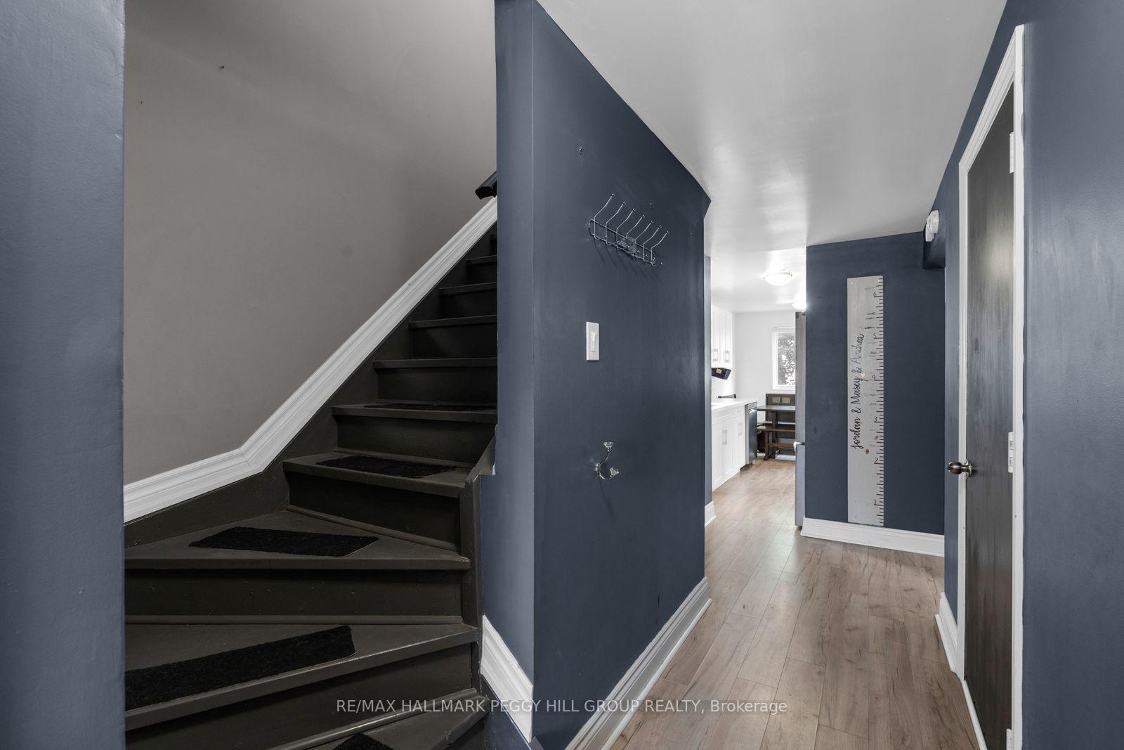 Photo 7 of 211 Hickling Trail, Barrie, Grove East — HOMEH