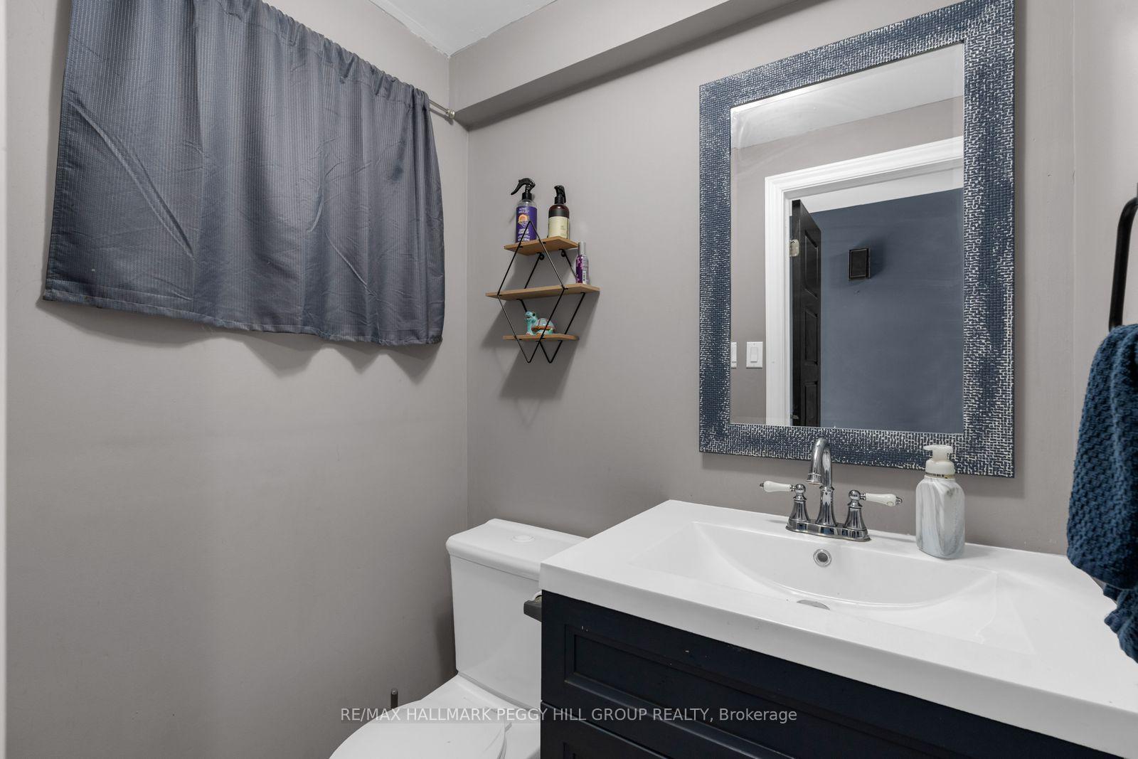 Photo 8 of 211 Hickling Trail, Barrie, Grove East — HOMEH