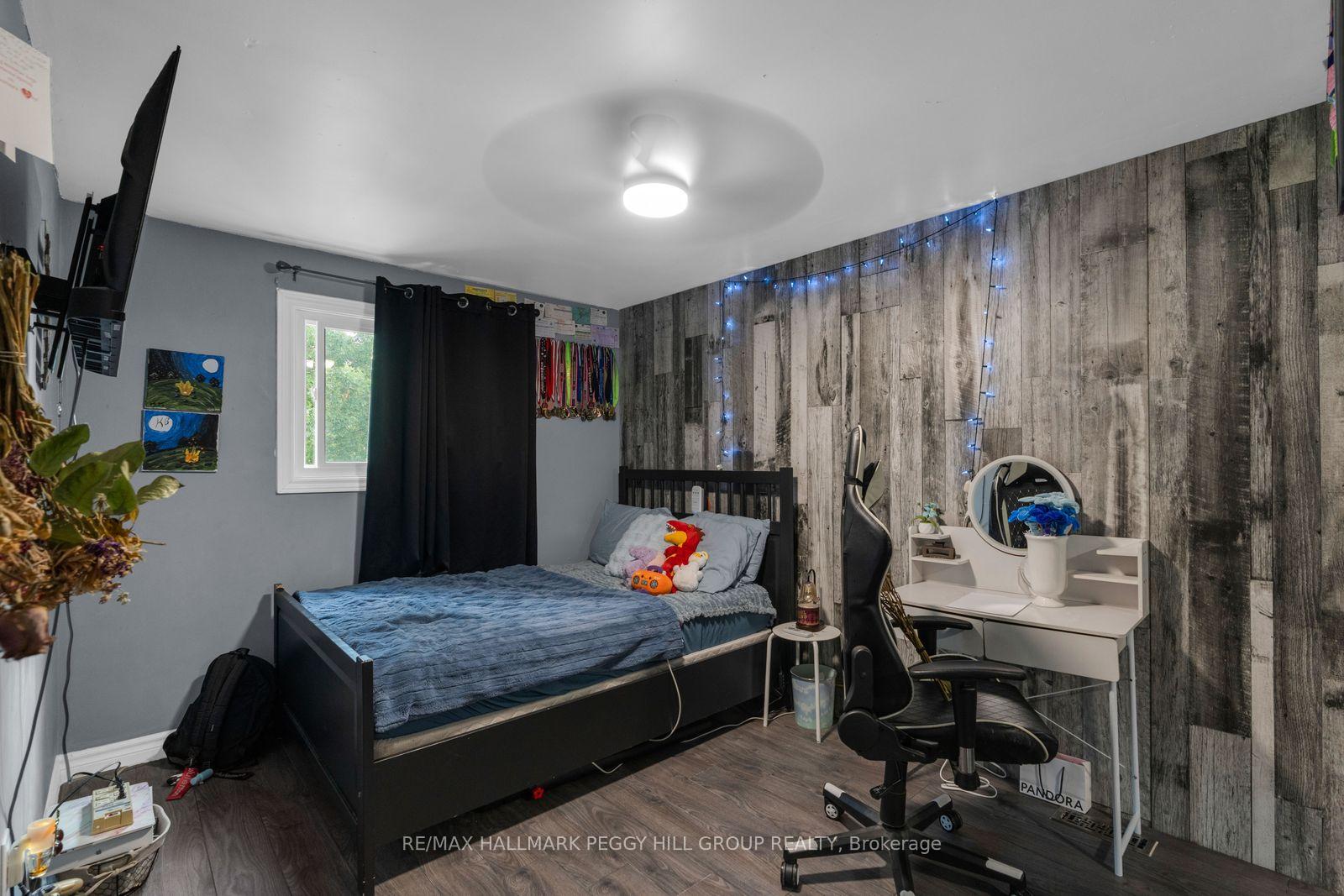 Photo 11 of 211 Hickling Trail, Barrie, Grove East — HOMEH