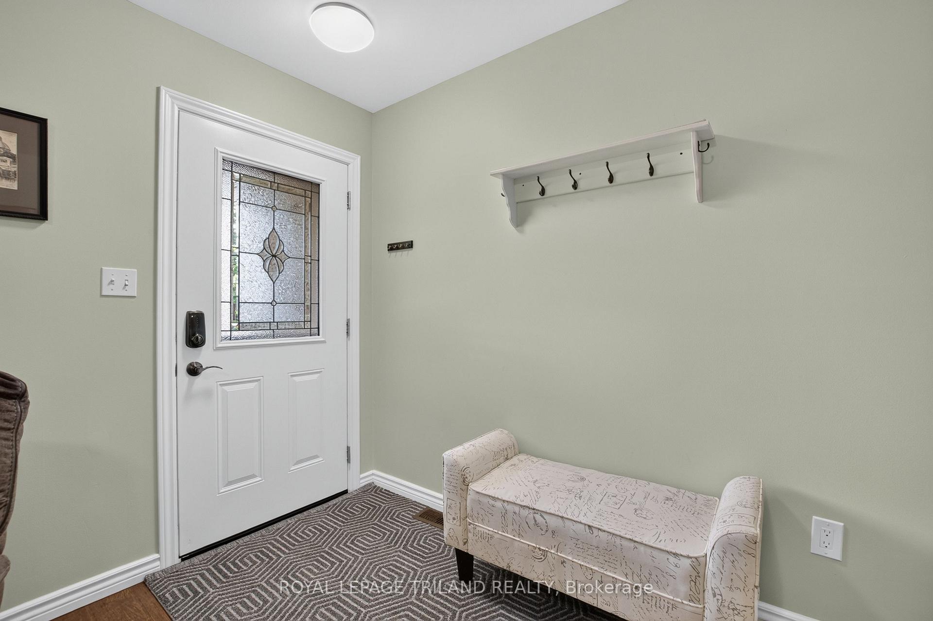Photo 6 of 43 Bonnie Place, St. Thomas — HOMEH