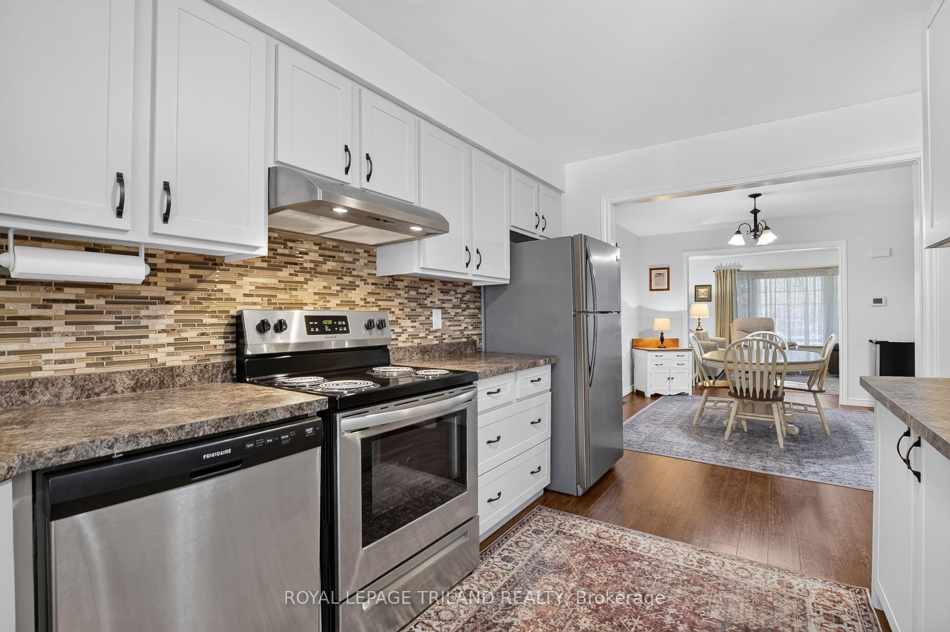 Photo 15 of 43 Bonnie Place, St. Thomas — HOMEH