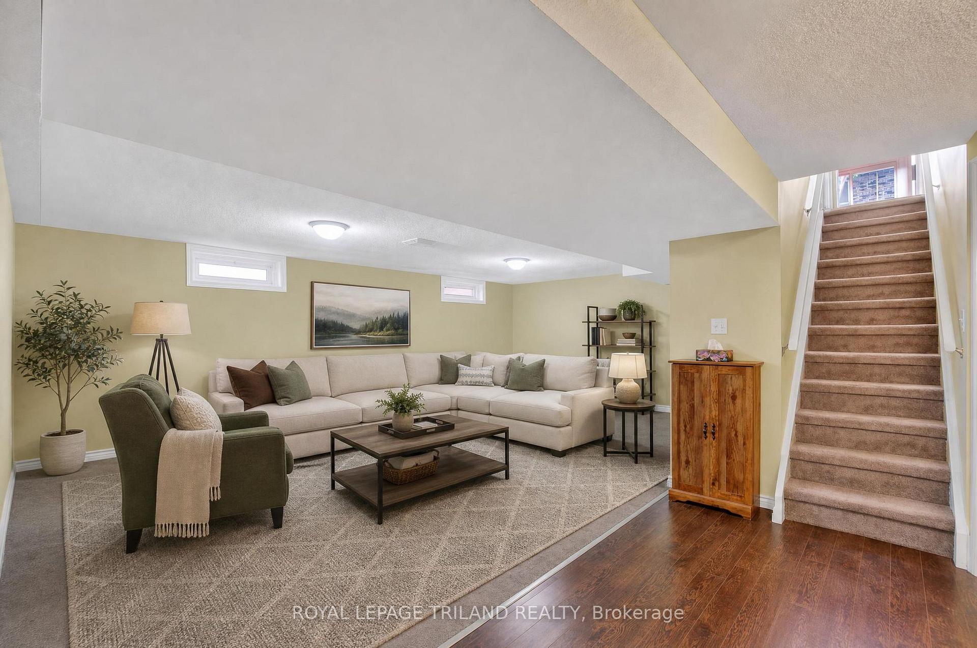Photo 25 of 43 Bonnie Place, St. Thomas — HOMEH