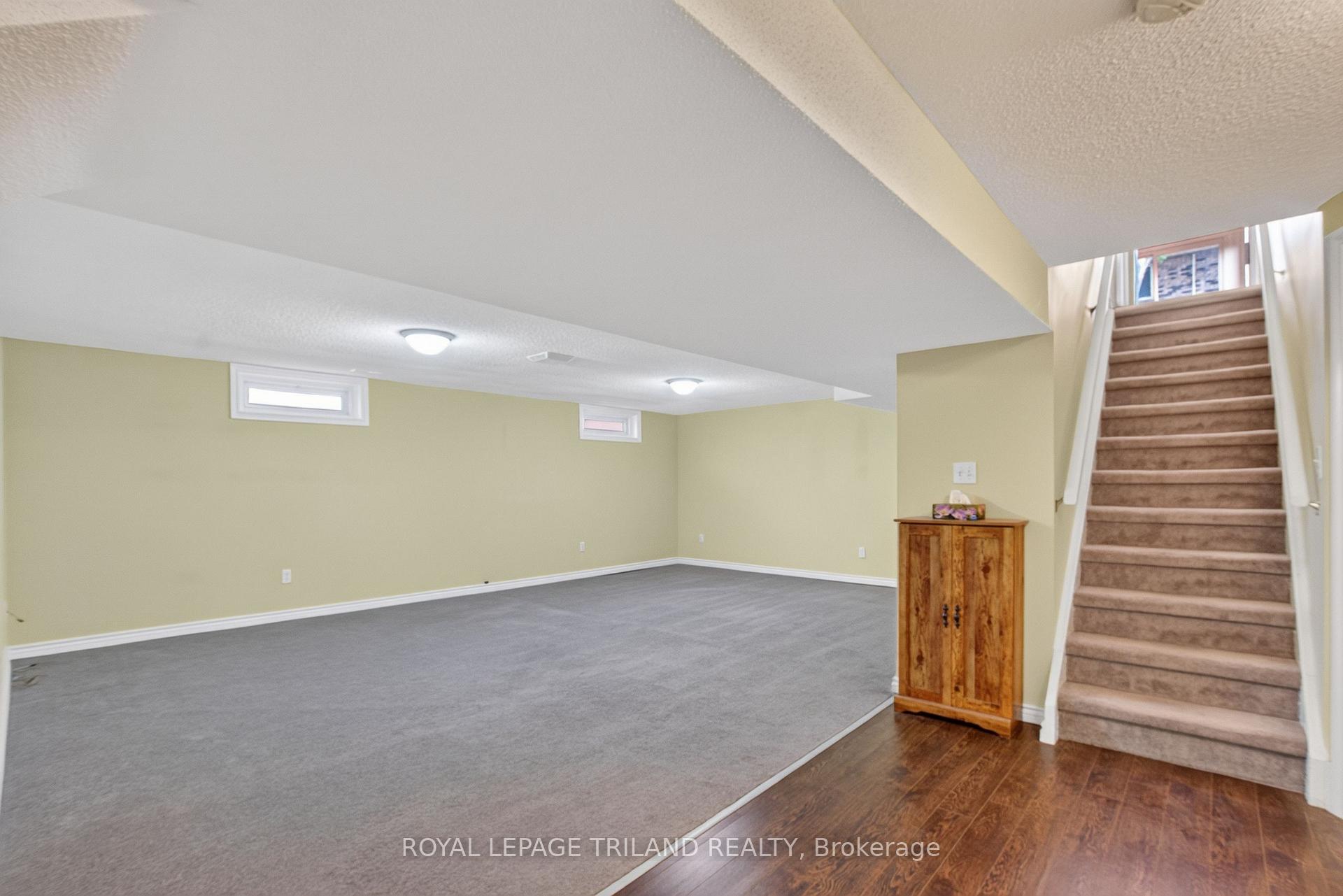 Photo 26 of 43 Bonnie Place, St. Thomas — HOMEH