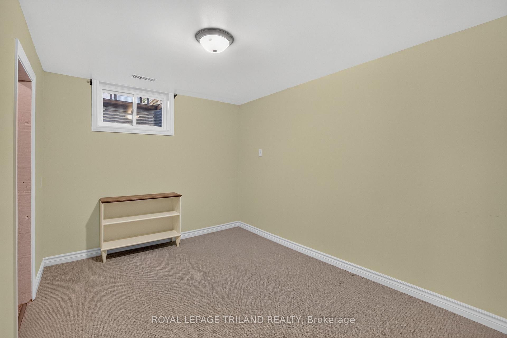 Photo 30 of 43 Bonnie Place, St. Thomas — HOMEH