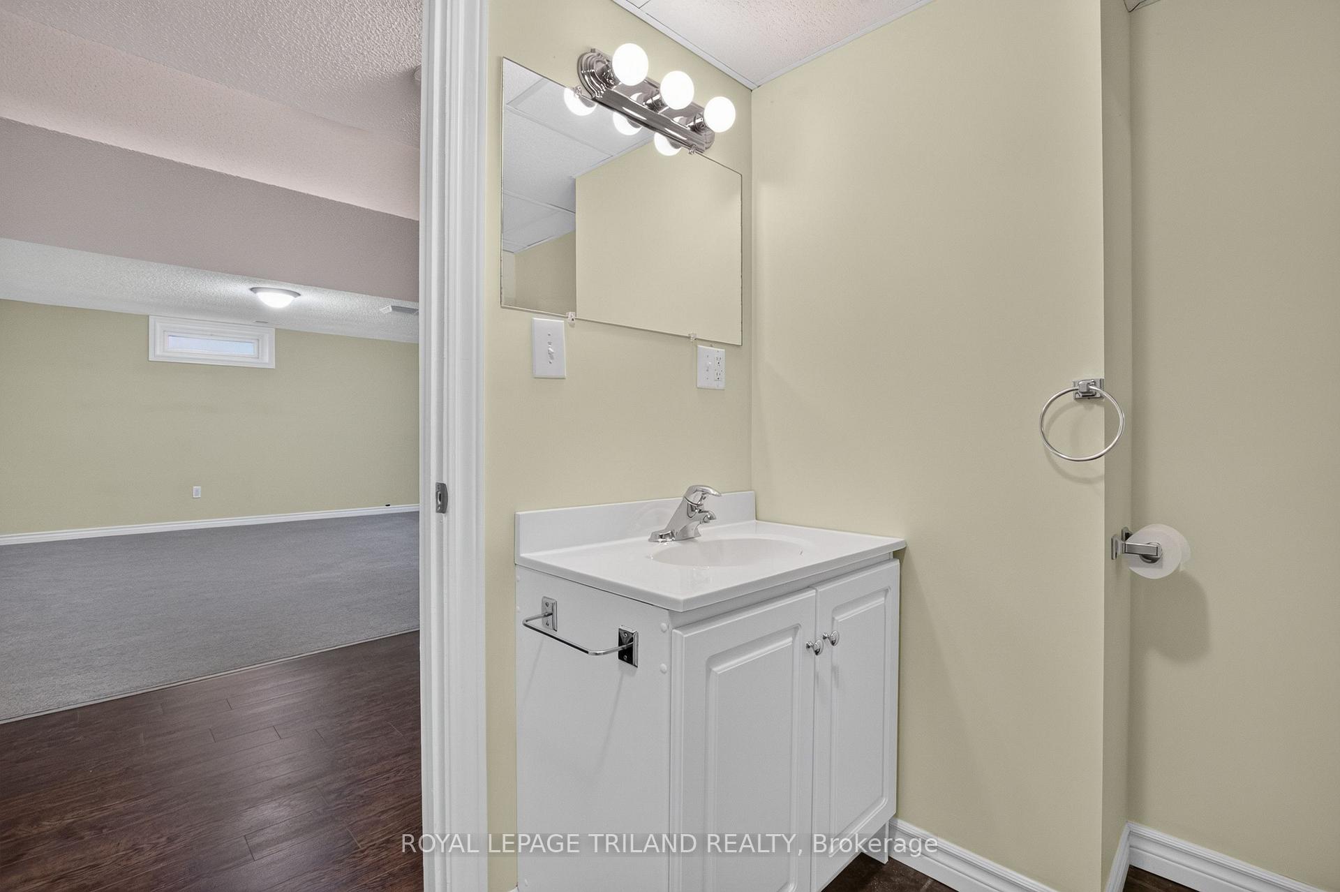 Photo 33 of 43 Bonnie Place, St. Thomas — HOMEH